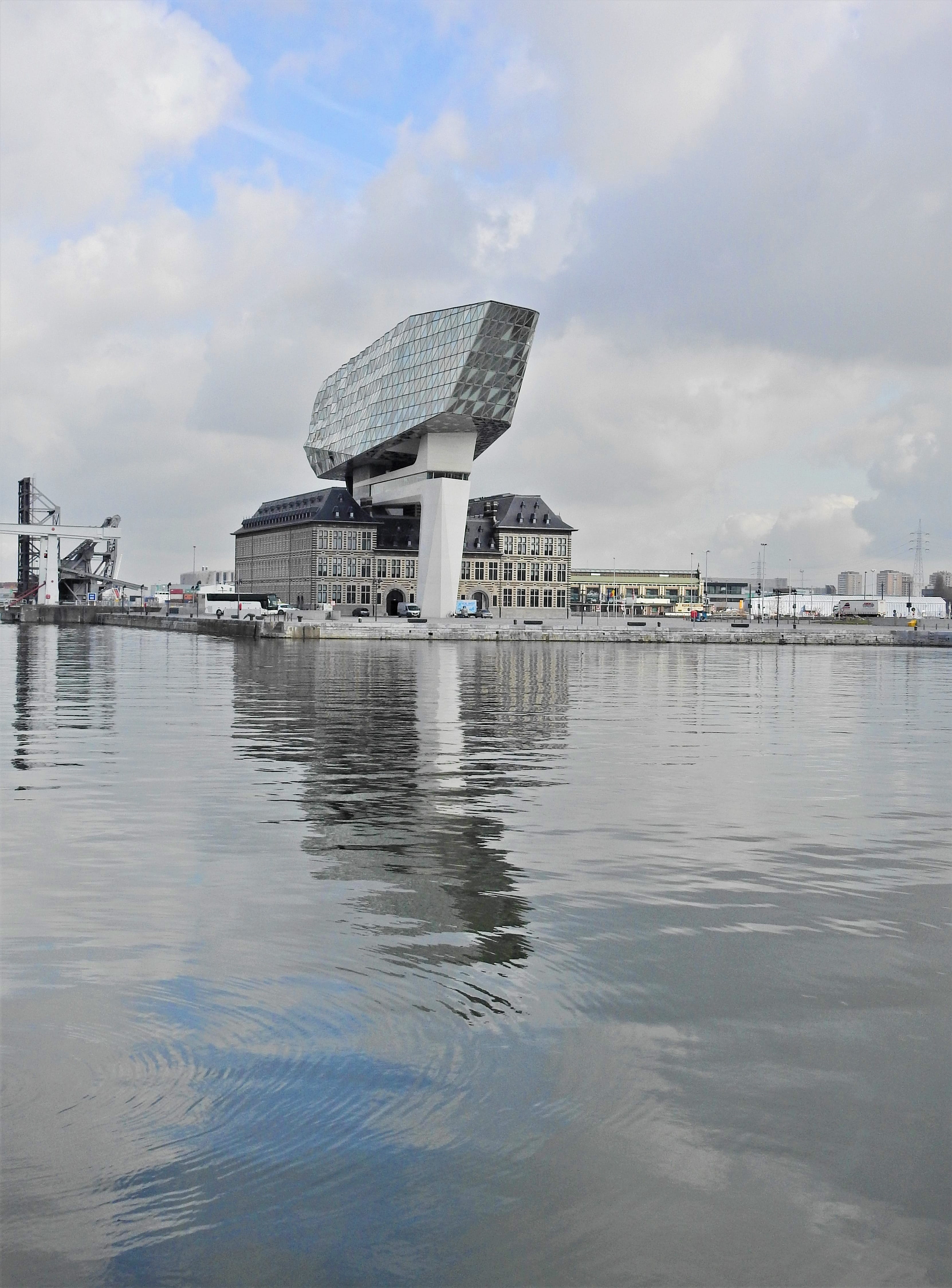 history, vacancy, meet, sight, museum, nature, no person, reflection, no people, ships, cloud - sky, monument, sky, bird, flow, modern, panoramic, administration, Phone HD Wallpaper