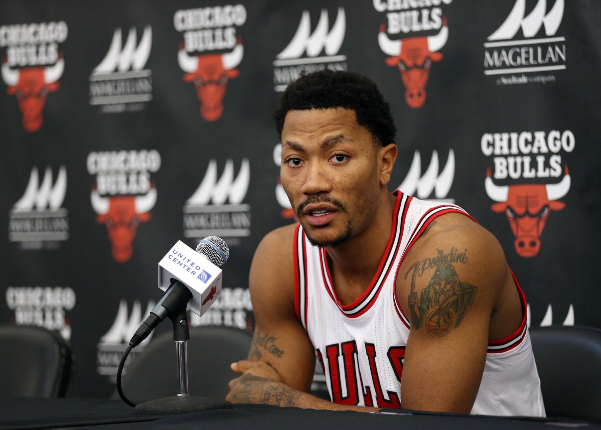 1080P, young adult, communication, men, derrick rose macbook  hd, text, technology, music, indoors, adult, headshot, front view, occupation, concentration, HD Wallpaper