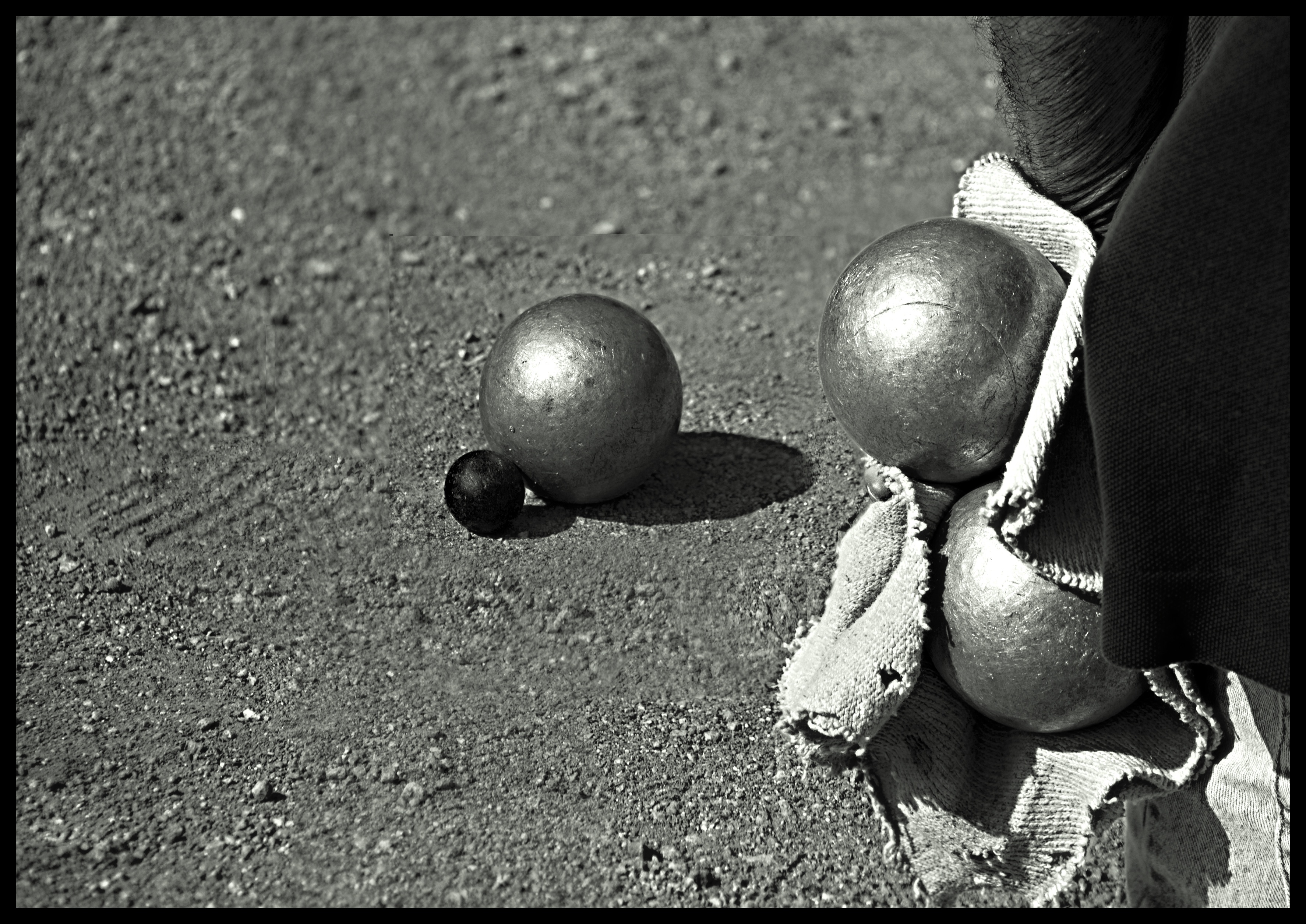 lifestyles, day, human body part, sport, city, street, 2K, real people, petanque, nature, human foot, human leg, fruit, men, transfer print, leisure activity, HD Wallpaper