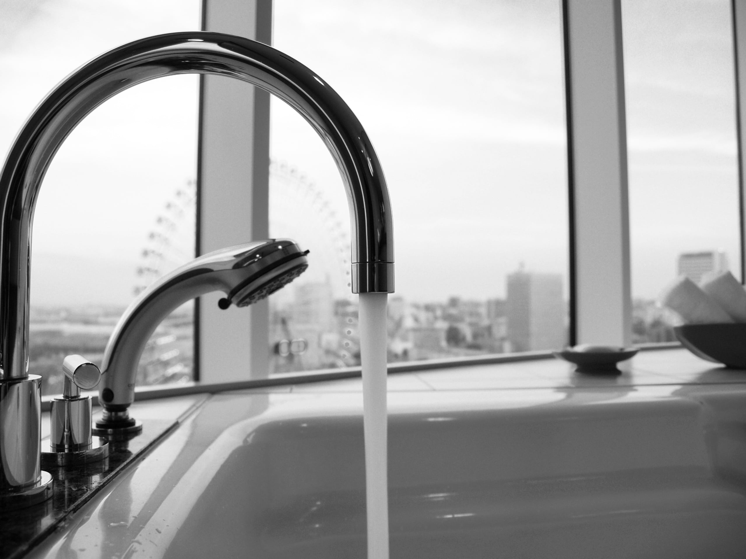 water service, alloy, 2K, domestic room, bath, sky, window, nature, indoors, water, ferris wheel, metal, close-up, yokohama, mirror, glass - material, HD Wallpaper