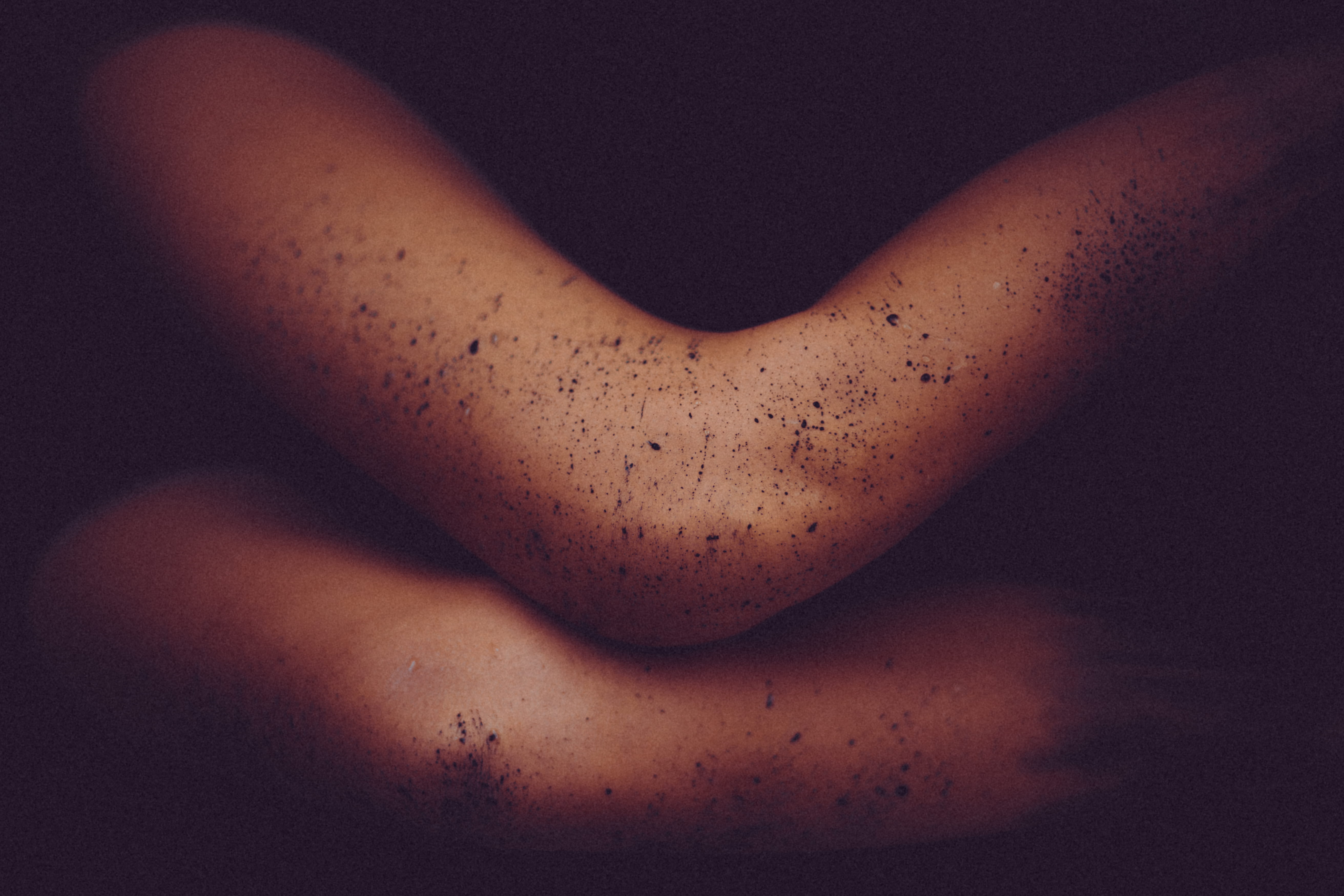 creepy, bath, girl, paint, charcoal, human limb, spatter, limb, food and drink, lady, legs, fashion, indoors, dirty, dark, s, care, human skin, 5K, finger, HD Wallpaper