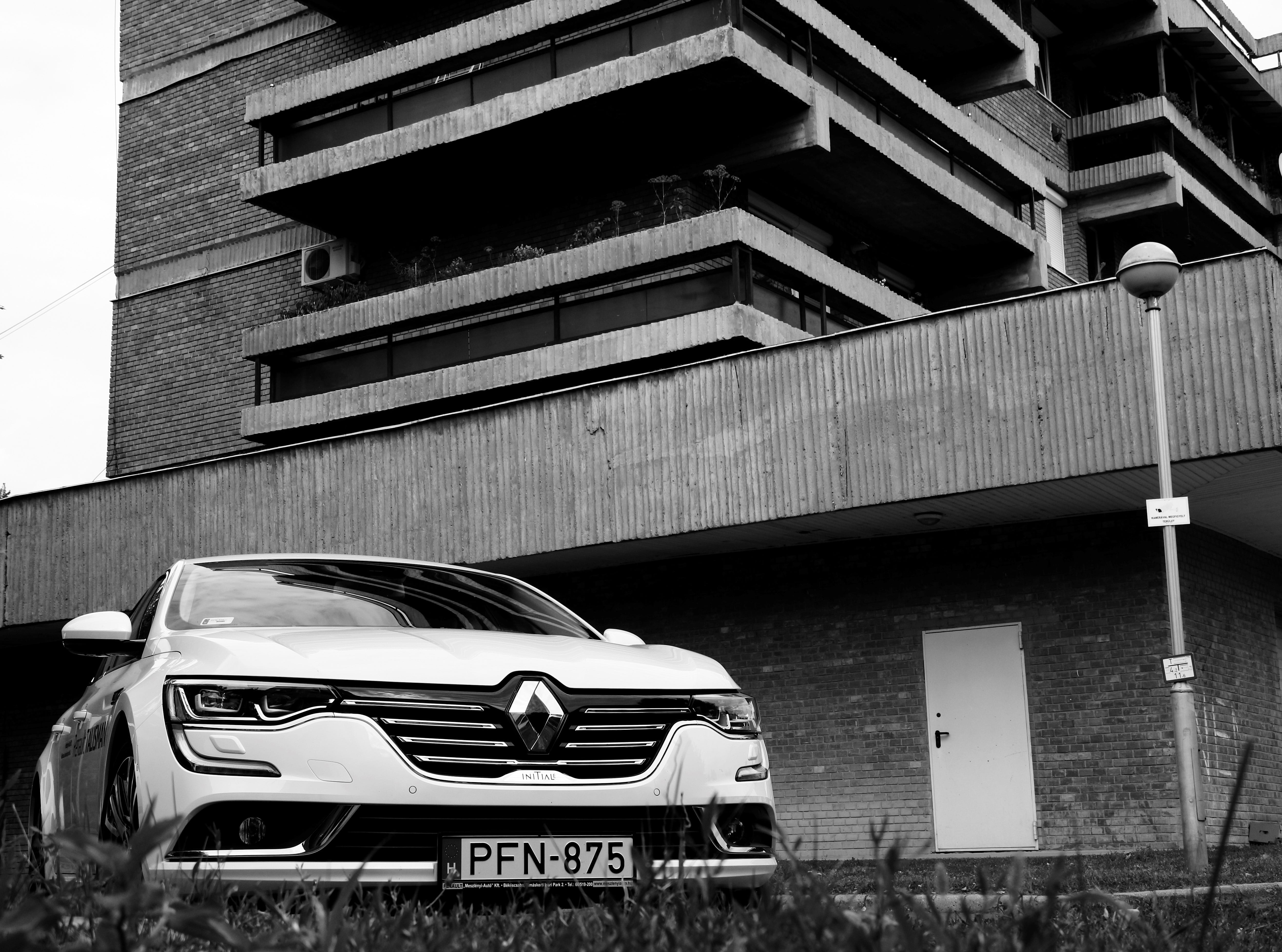 outdoors, motor vehicle, architecture, day, transportation, auto, talisman, street, land vehicle, residential district, no people, mode of transportation, HD Wallpaper