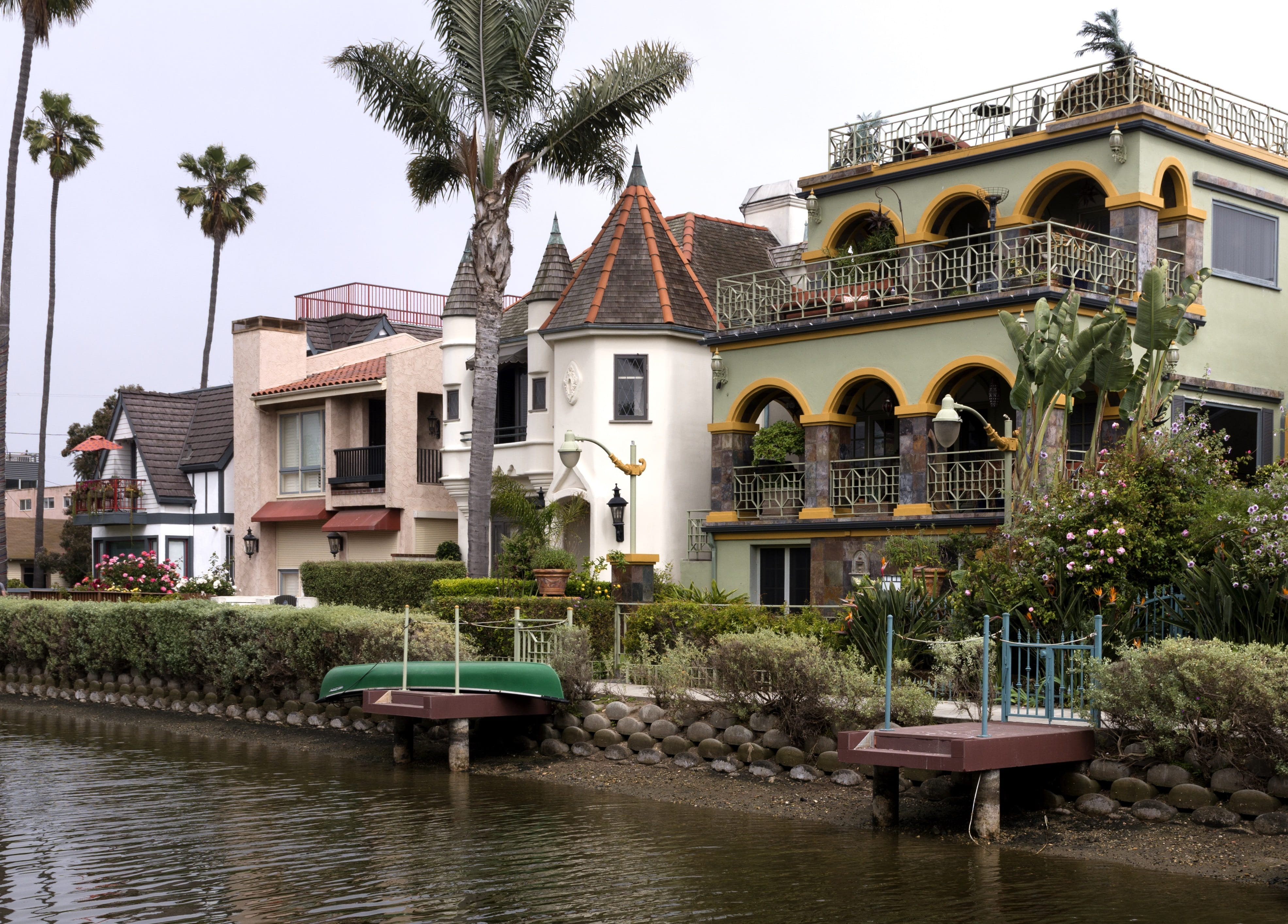 building exterior, famous, sky, palm tree, arch, 4K, luxury, homes, plant, tourist, usa, los angeles, no people, view, tropical climate, california, old, HD Wallpaper