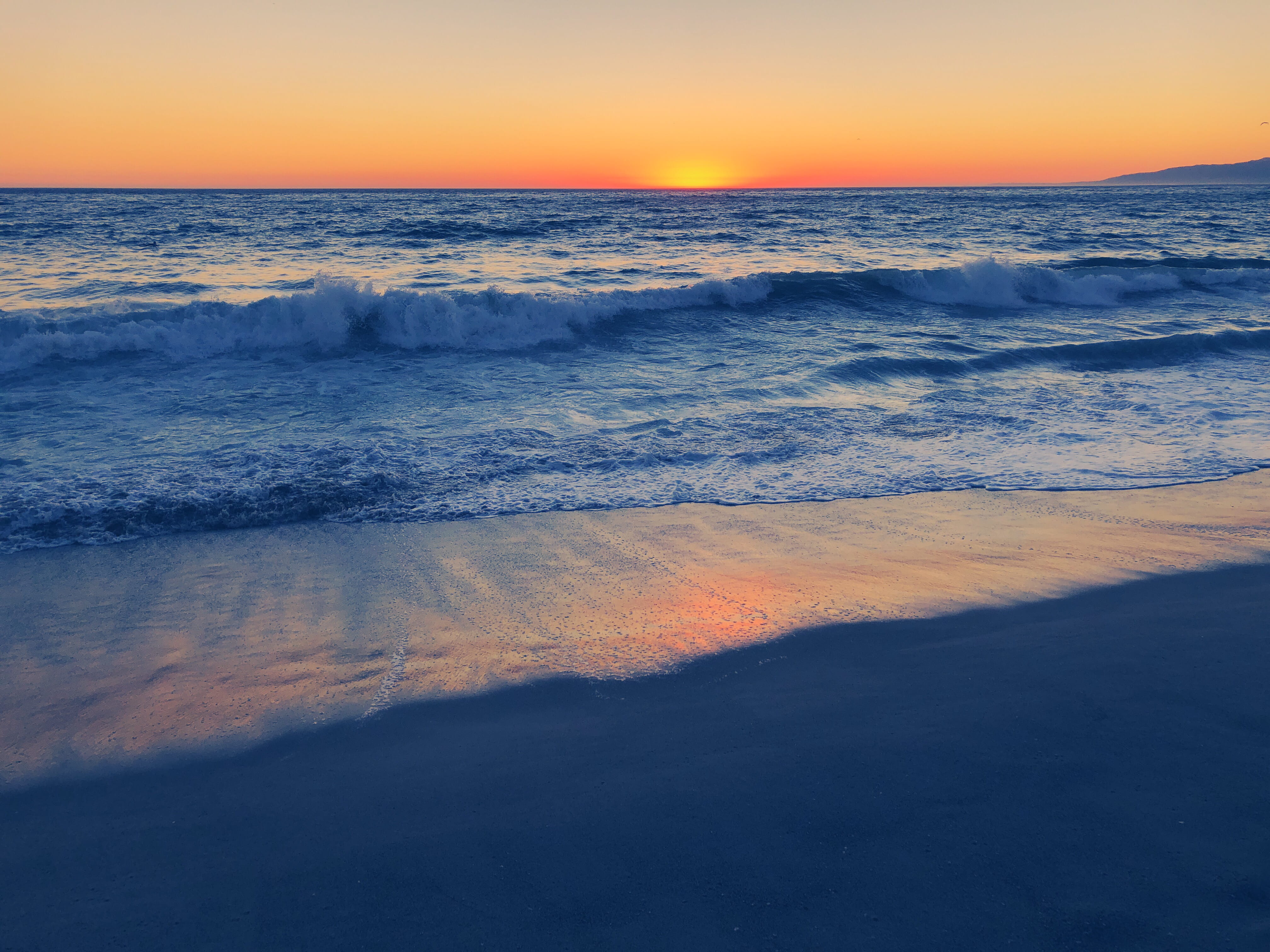 water, land, red sky, 4K, california, united states, horizon over water, idyllic, motion, daytime, tranquil scene, orange color, sport, sea waves, scenics - nature, HD Wallpaper