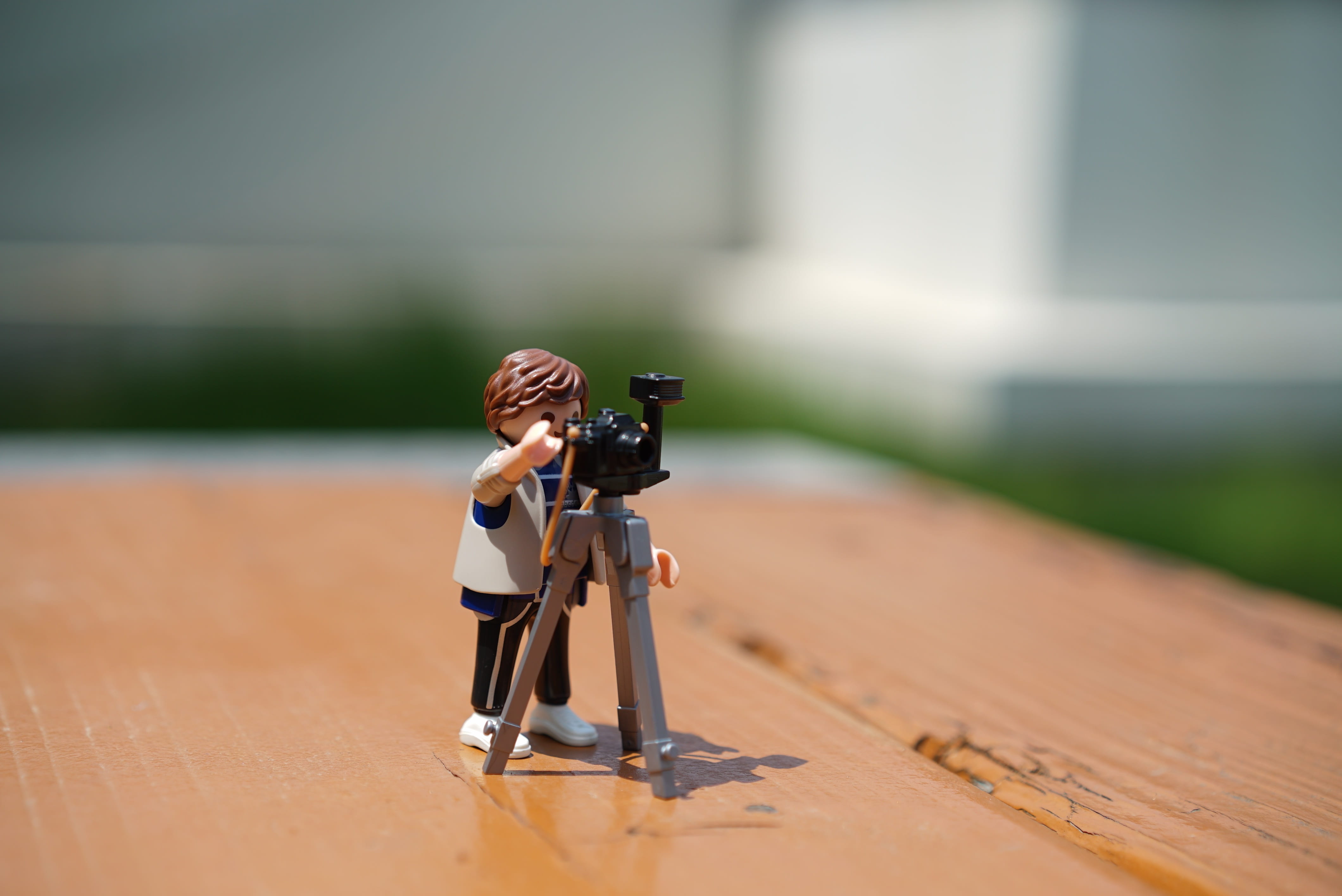 wood - material, table, photographers, shooting, offspring, nature, human representation, childhood, one person, camera, photographer, surface, brown, gray, HD Wallpaper
