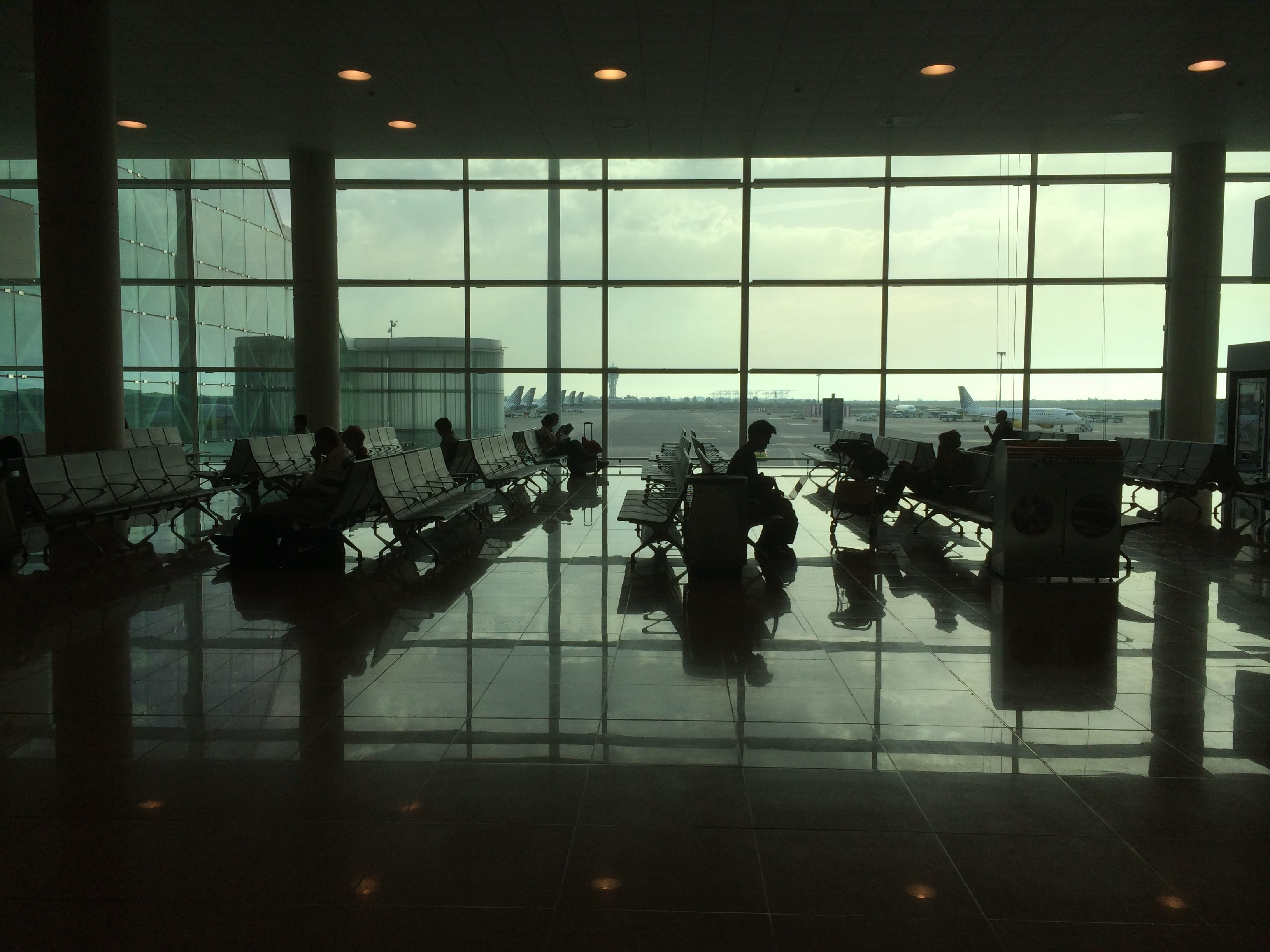 china, flooring, men, transportation, tiled floor, transparent, seat, indoors, glass - material, sitting, medium group of people, real people, av. les garrigues, HD Wallpaper