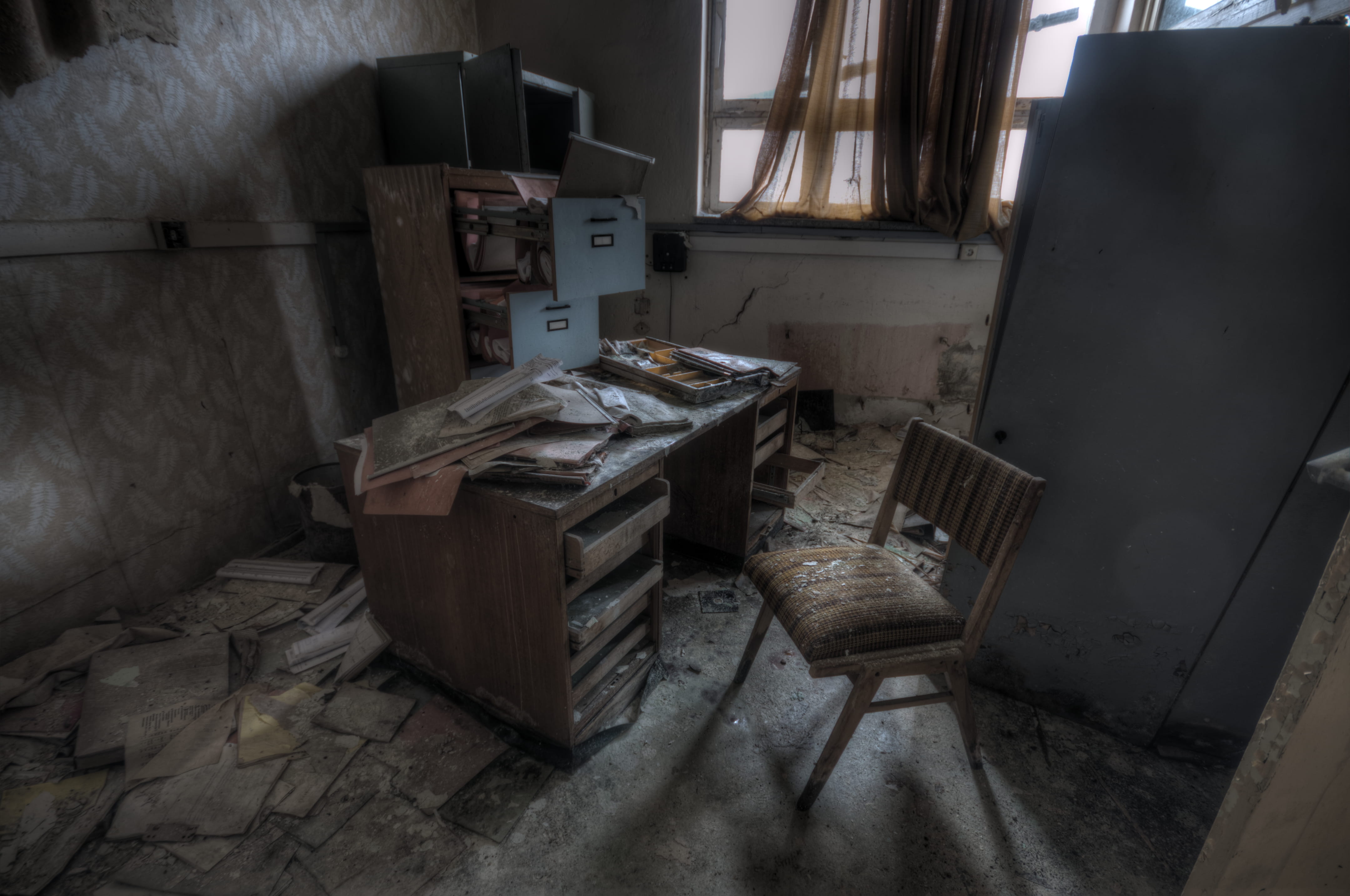 forgotten, run-down, domestic room, home interior, seat, abandoned, history, communist, bed, lost, indoors, old, no people, obsolete, 4K, messy, urbex, HD Wallpaper