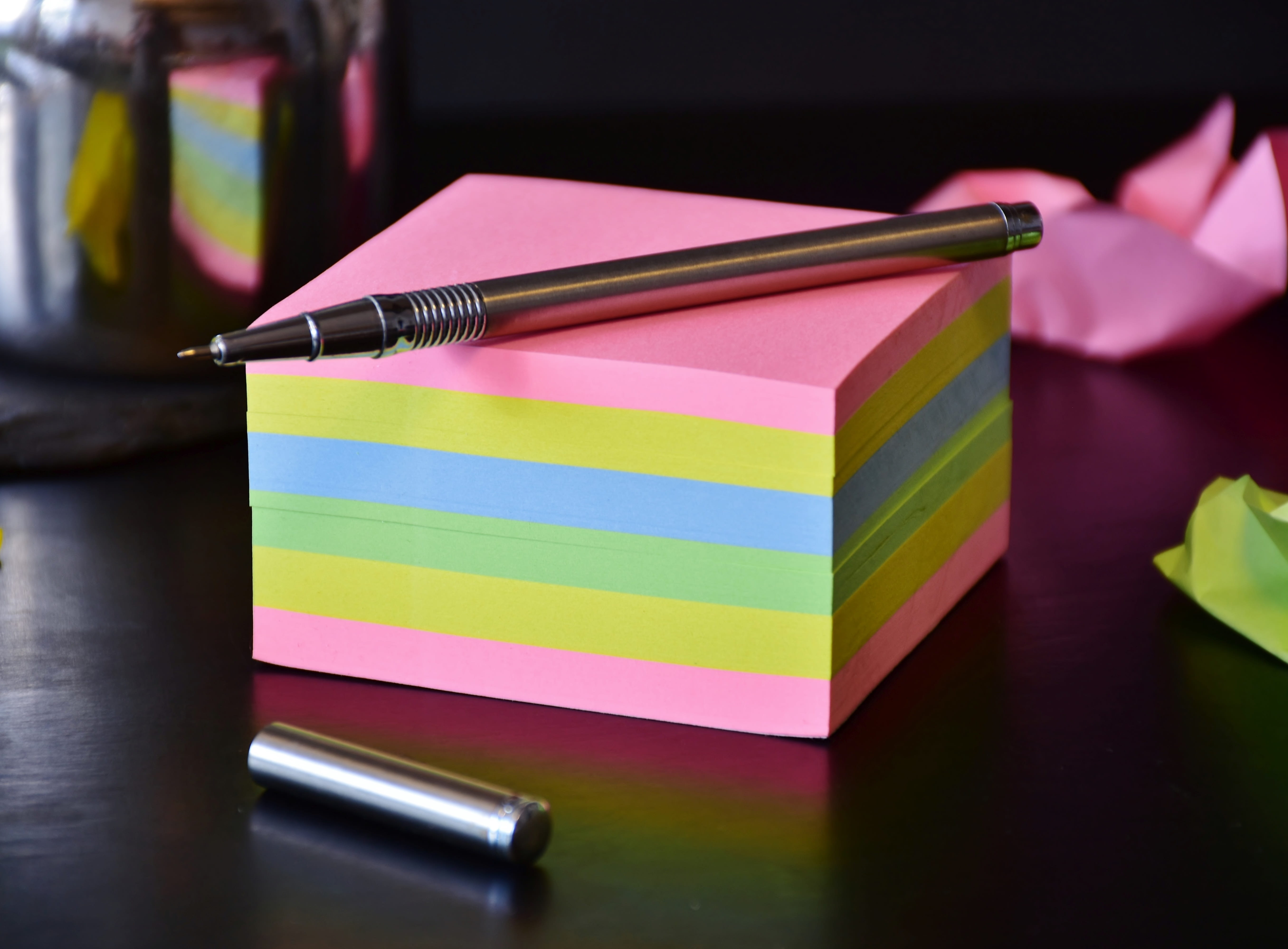 indoors, post it, memo, no people, 5K, brown, leave, black background, shallow, multi colored, business, office, close-up, green, choice, pen, purple, HD Wallpaper
