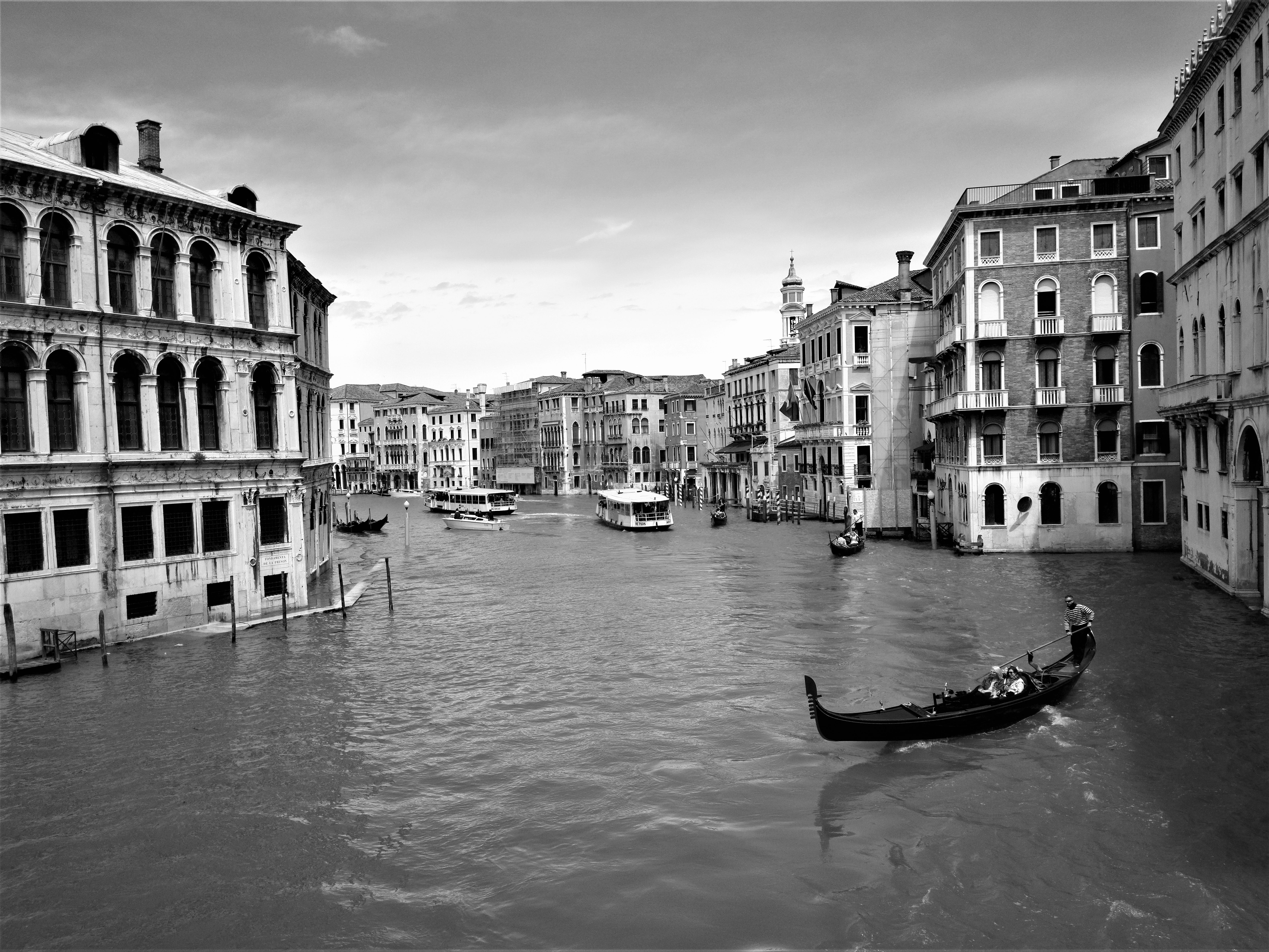 views, view, transportation, buildings, destination, building exterior, gondola - traditional boat, nature, gondola, travel, canal, beautiful house, built structure, HD Wallpaper