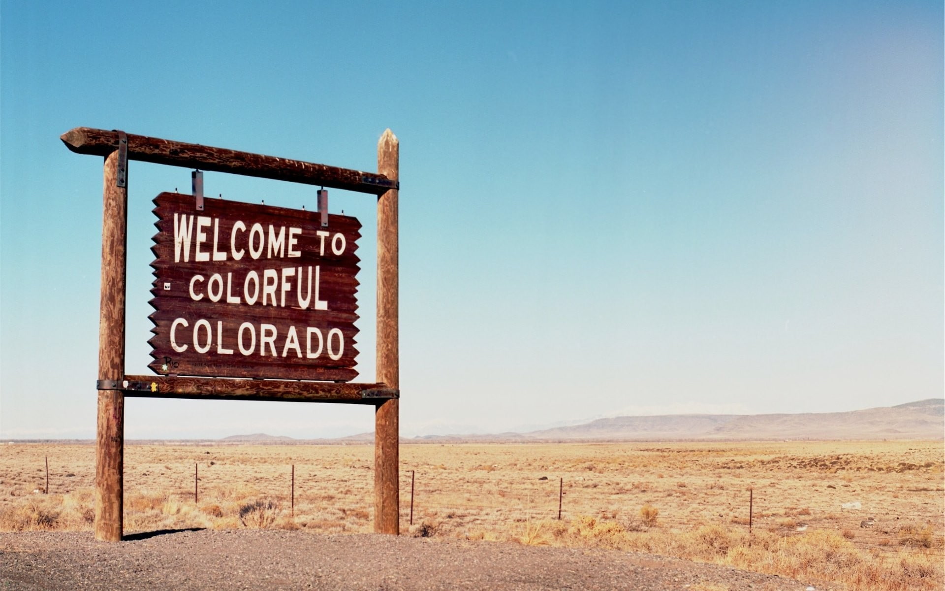 desert, climate, information, sign, western script, blue, Colorado, sand, sky, day, fence, land, tranquil scene, 1080P, text, communication, outdoors, HD Wallpaper
