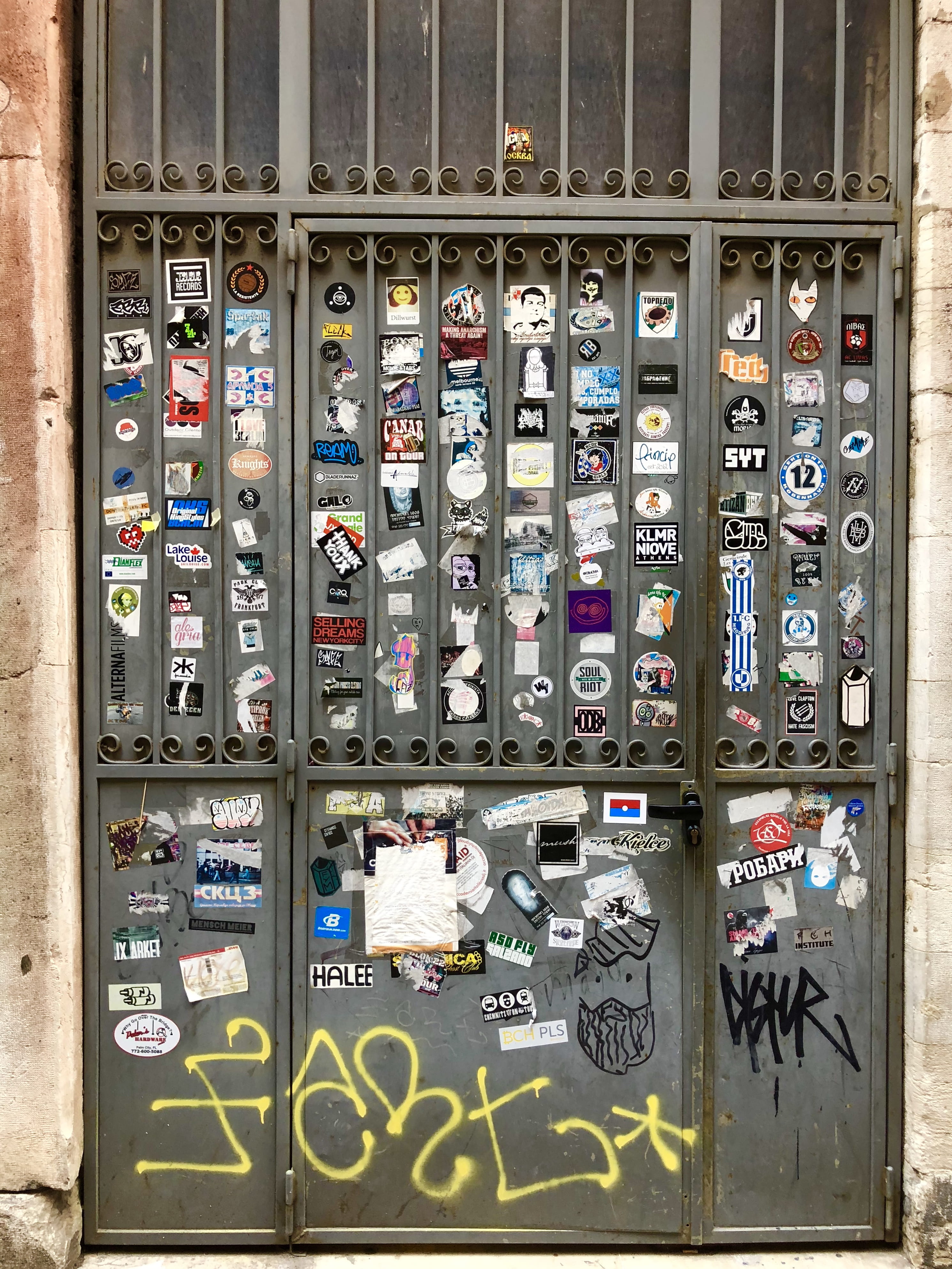 venice, 4K, metal, control panel, no people, post, vending machine, italy, calle de le rasse, power supply, control, sticker, stickers, multi colored, Phone HD Wallpaper