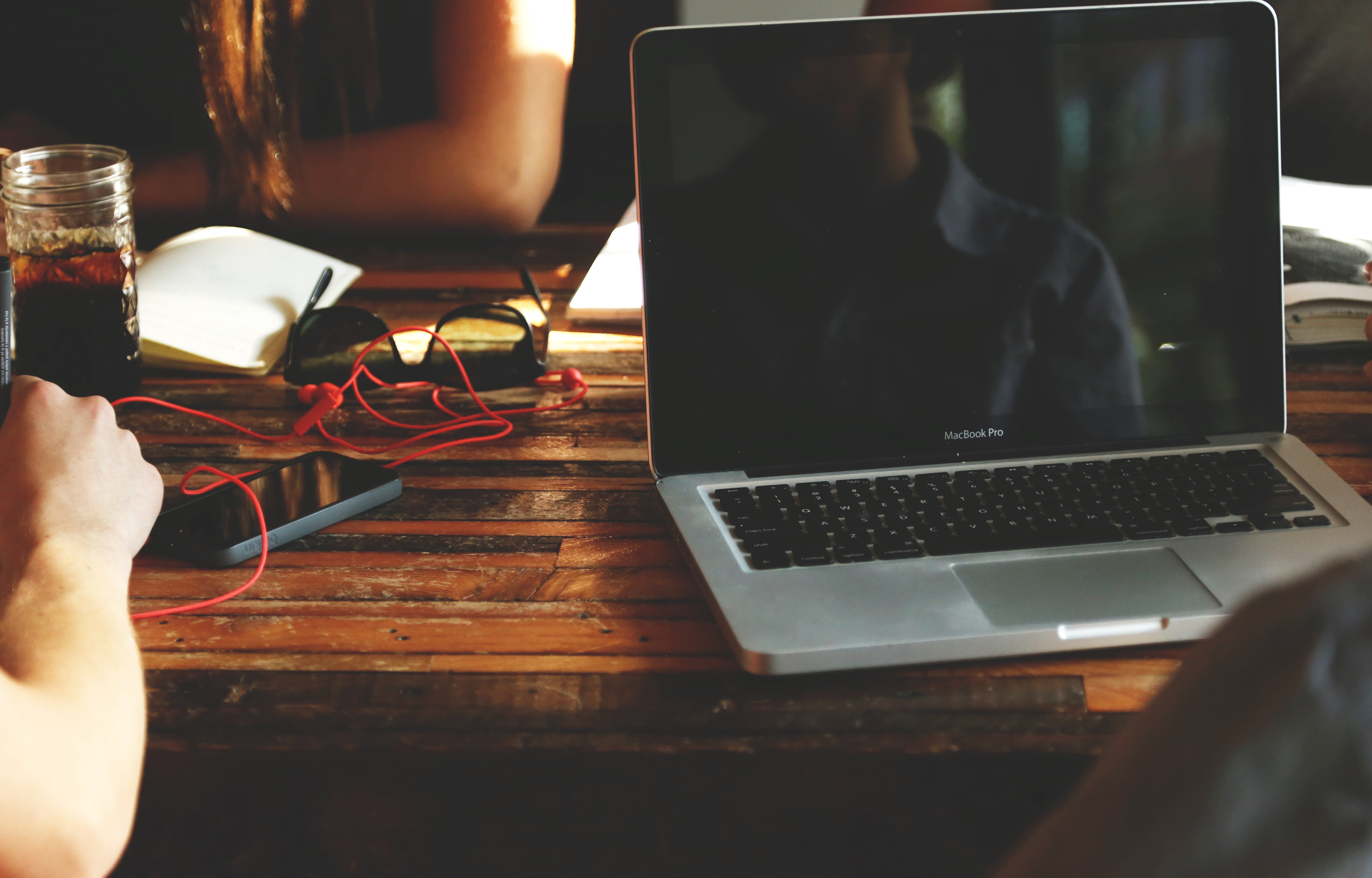 glass, communication, keyboard, sunglasses, table, macbook pro, technology, device screen, indoors, screen, 4K, office, computer, headphones, meeting, HD Wallpaper