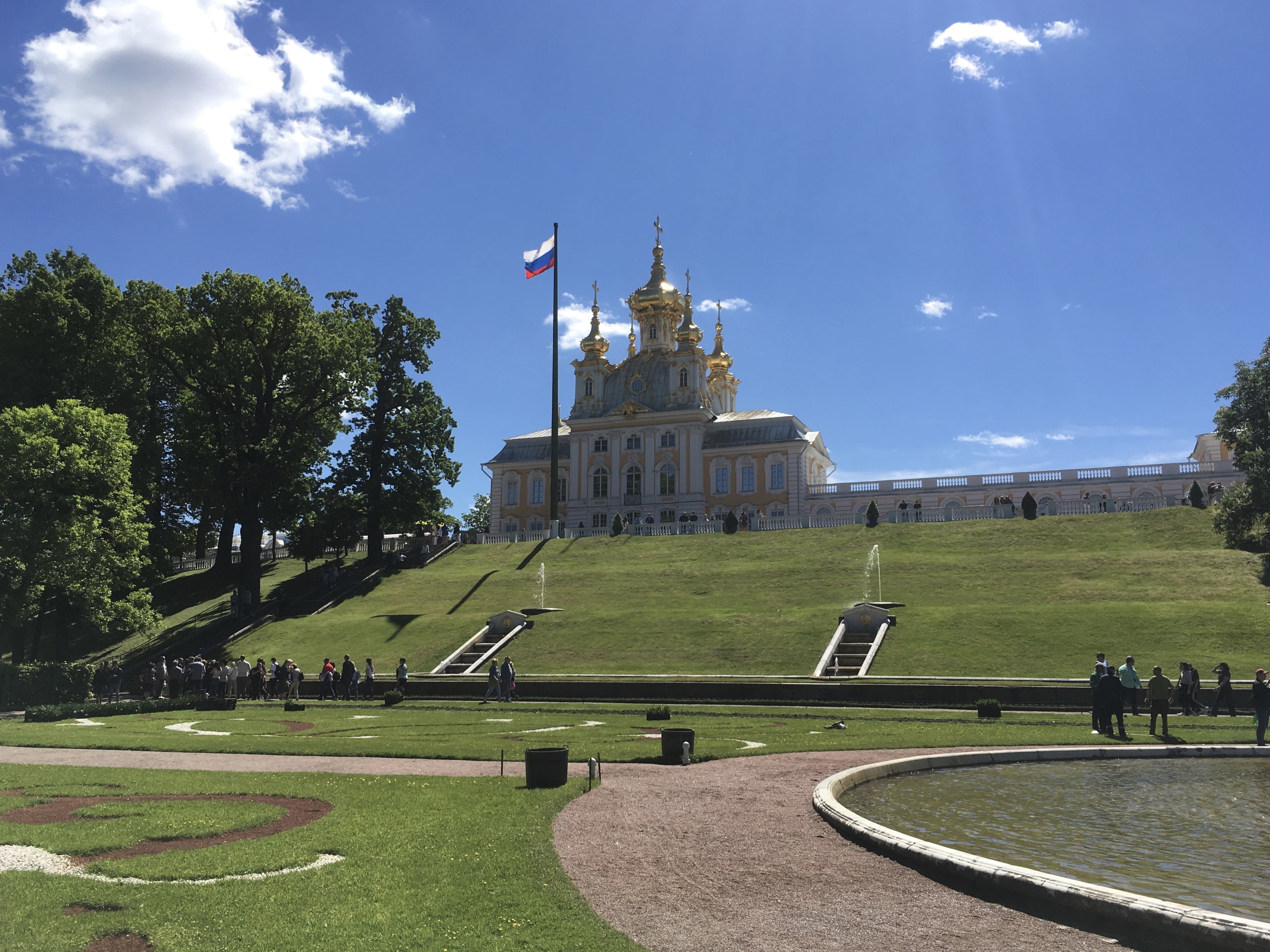 palace, travel, grass, travel destinations, green color, tree, sky, residence, outdoors, history, plant, blue, historically, golden, gold, government, st petersburg, HD Wallpaper