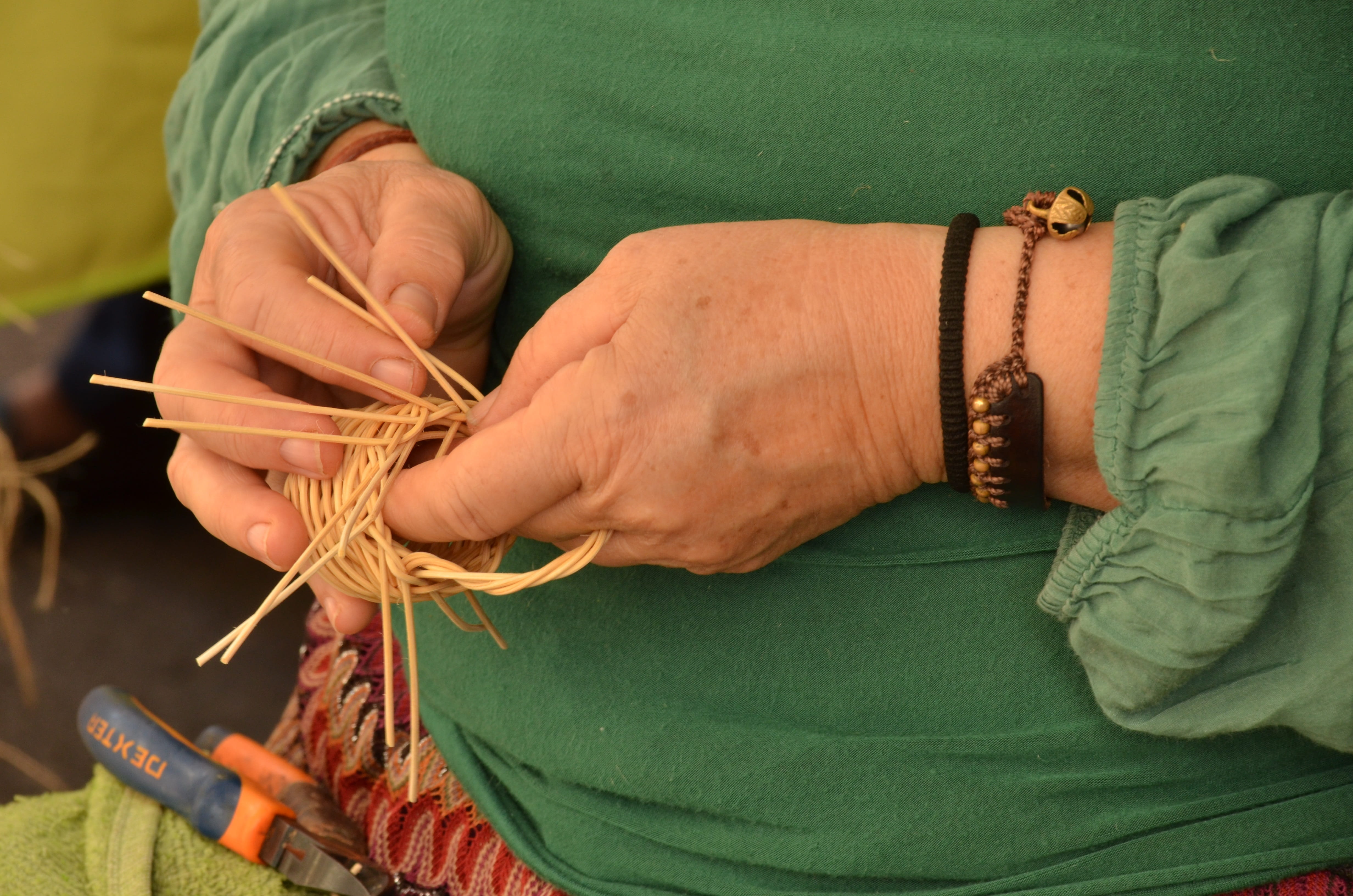 knitting needle, knitting, occupation, human hand, surgeon, make, 4K, holding, craft, wool, one person, basket, green color, manufacture, human body part, HD Wallpaper