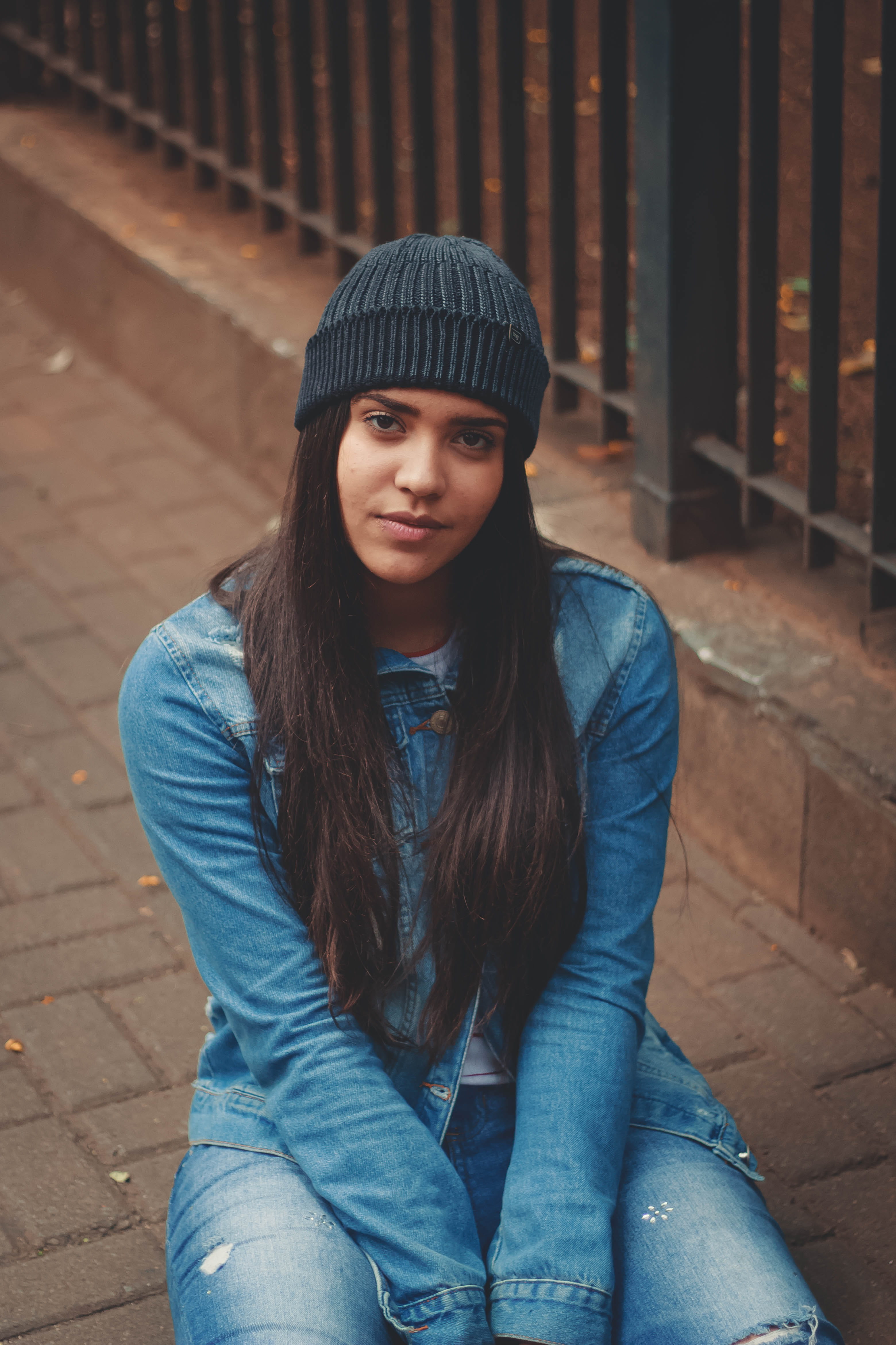 family Problems, metropoli, metal, urban, pavement, caucasian Ethnicity, serious, cute, people, portrait, near, jeep, adolescence, hopelessness, metro station, Phone HD Wallpaper