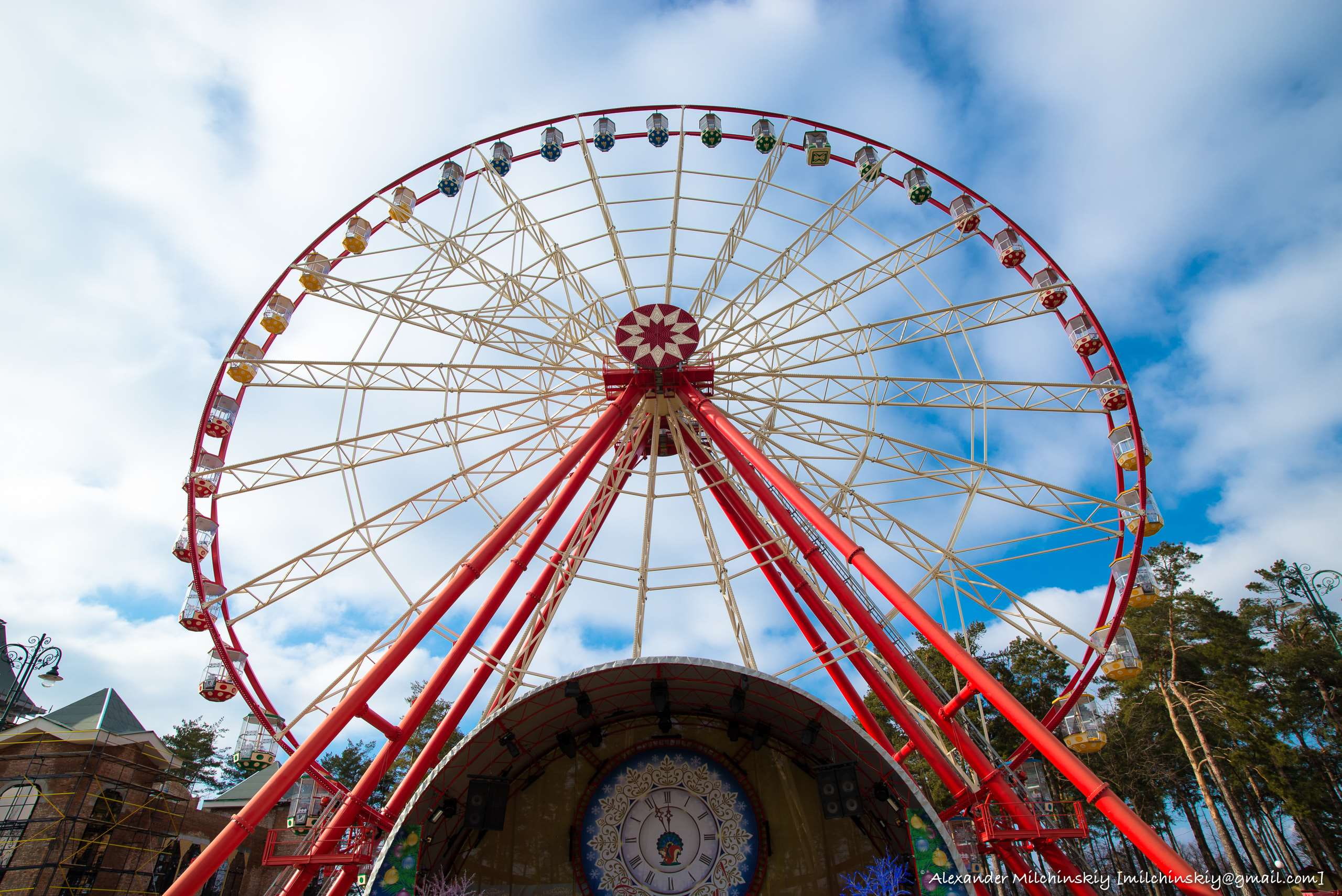 amusement park, low angle view, built structure, fun, carnival, parks, deep sky, cloud - sky, shape, amusement park ride, weekend, carnival - celebration event, HD Wallpaper