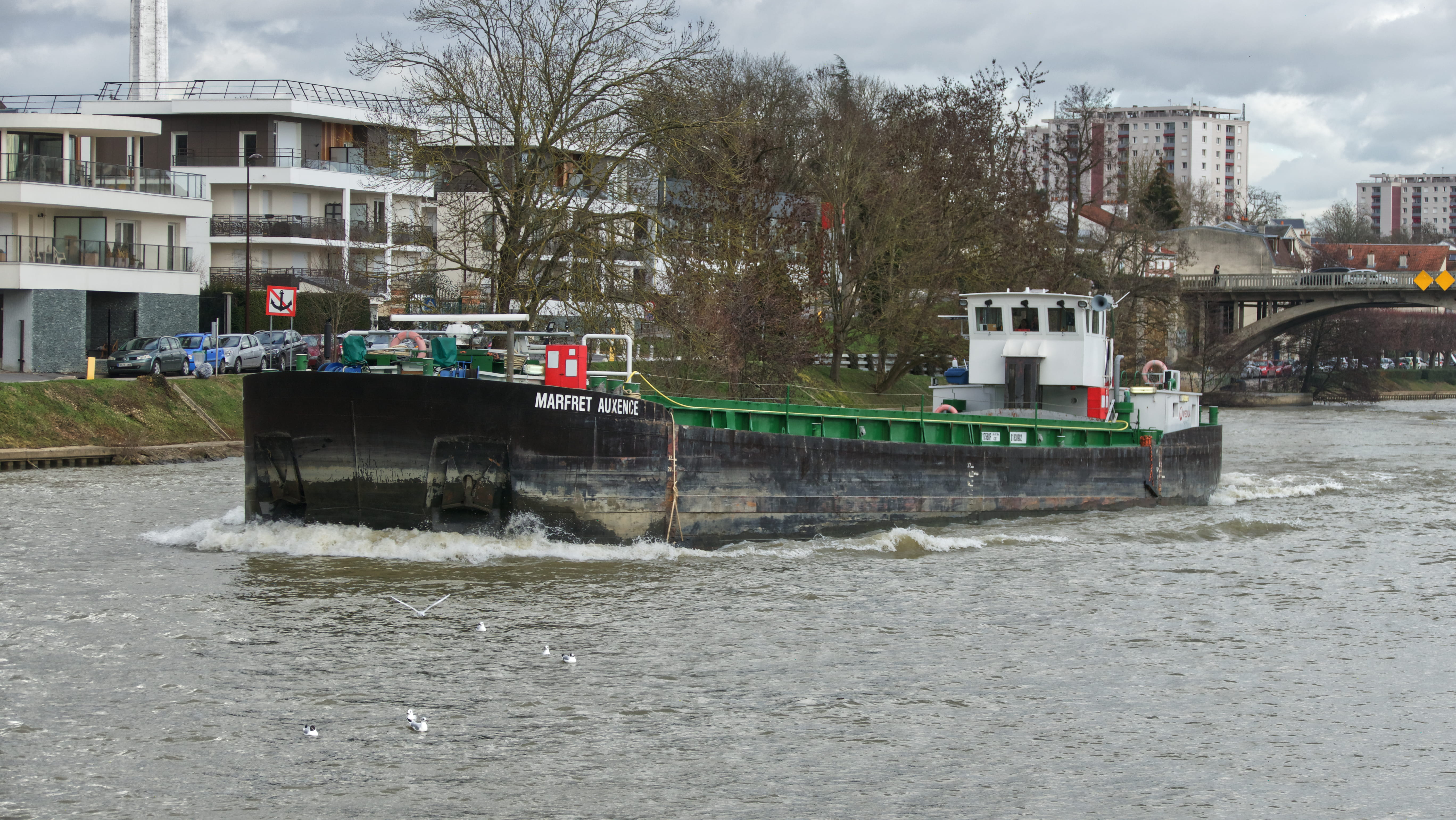 21 quai du pré long, human, tree, outdoors, car, vehicle, city, transportation, sky, ferry, péniche, no people, waterfront, river, france, plant, mode of transportation, HD Wallpaper