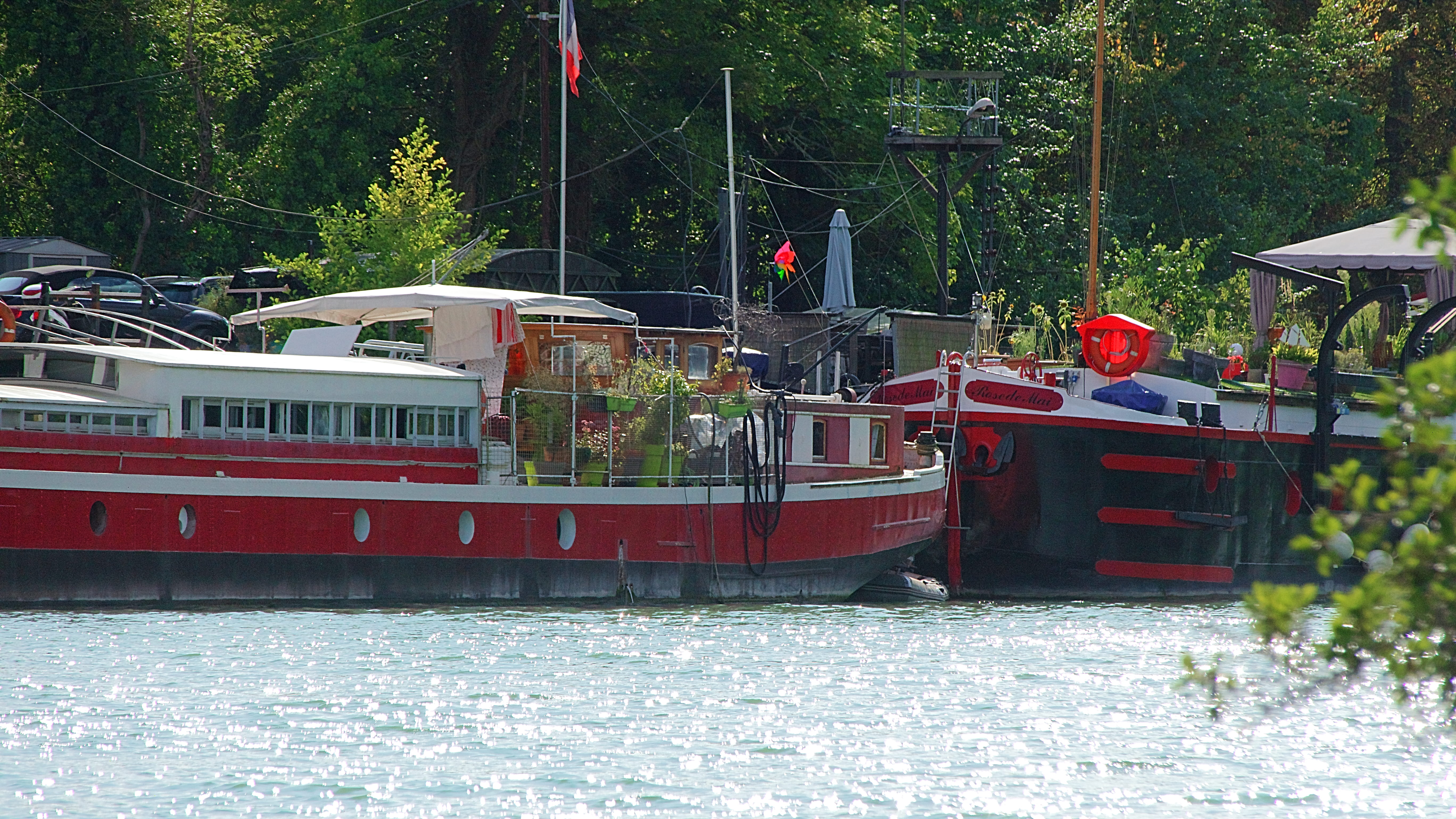 incidental people, péniche, nautical vessel, built structure, waterfront, architecture, transportation, water, men, lagny-sur-marne, nature, moored, river, HD Wallpaper