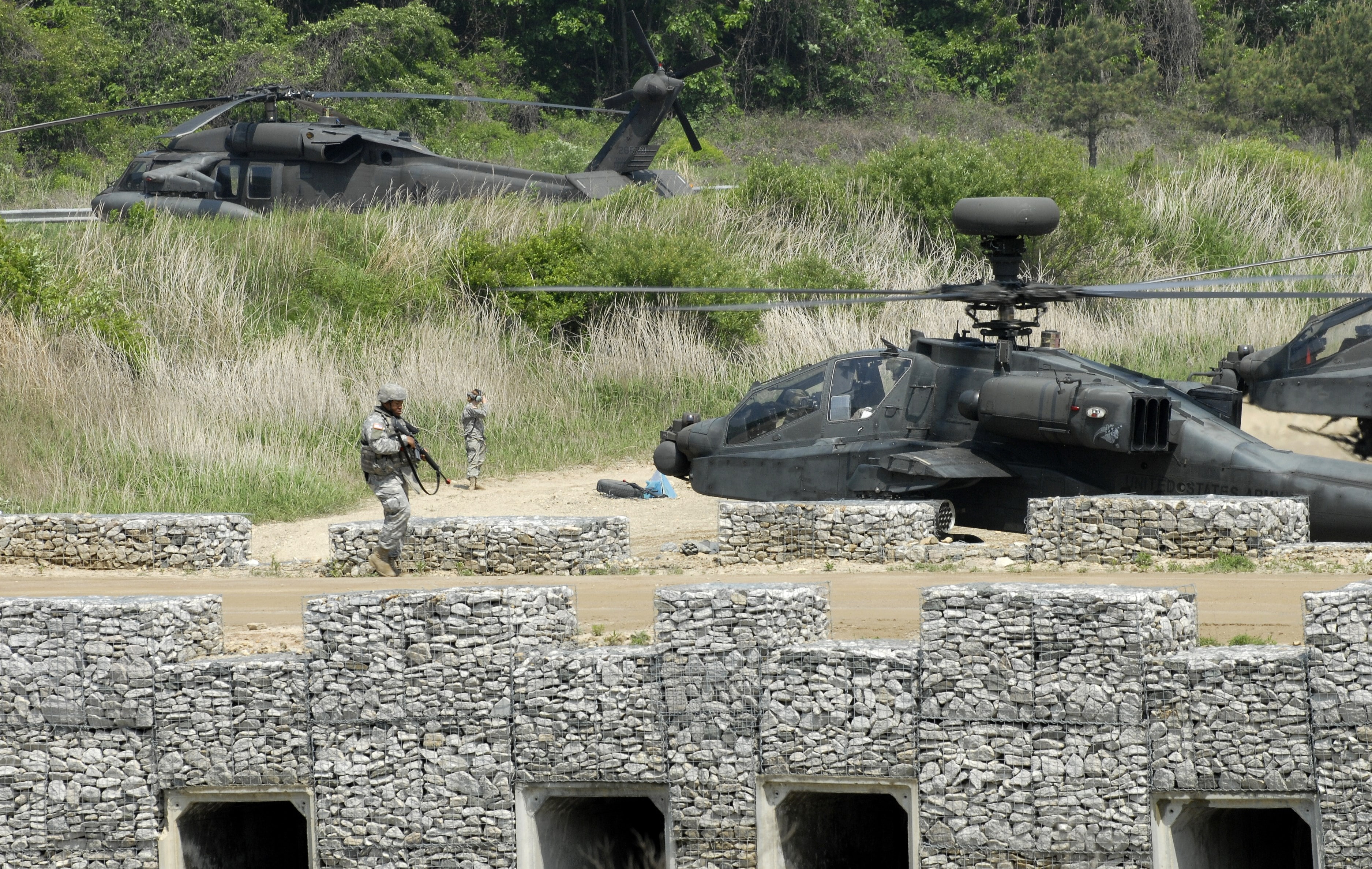 land, boeing ah 64 apache, field, nature, armed forces, military, built structure, architecture, people, transportation, land vehicle, tree, outdoors, mode of transportation, HD Wallpaper