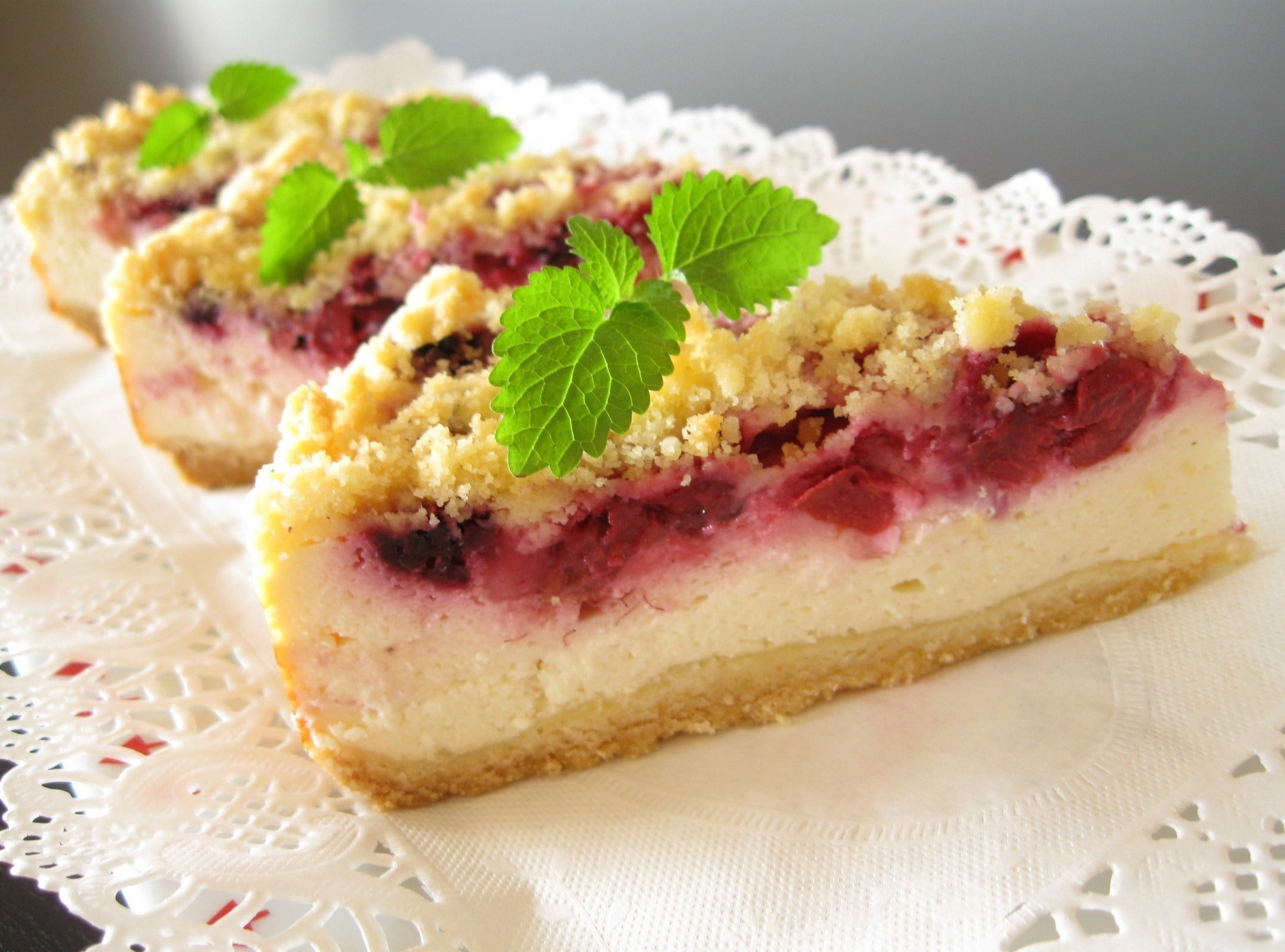 meal, studio Shot, raspberry, sliced, sweet Food, 1080P, slice, berry Fruit, homemade, sponge Cake, gourmet, tart - Dessert, ready-to-eat, healthy eating, HD Wallpaper