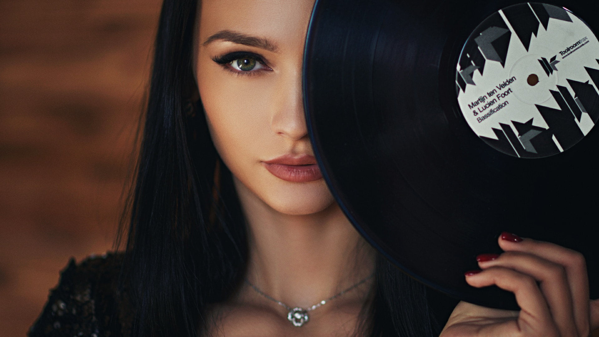 necklace, Sergey Fat, red nails, green eyes, dark hair, 1080P, women, vinyl, portrait, Kseniya Alekseevskaya, HD Wallpaper