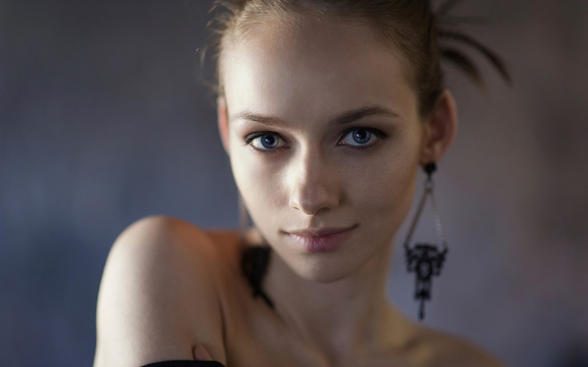 portrait, 1080P, young adult, one person, headshot, looking at camera, eyes, blonde, blue eyes, confidence, beauty, Anna Pavlova, Maxim Maksimov, smiling, HD Wallpaper