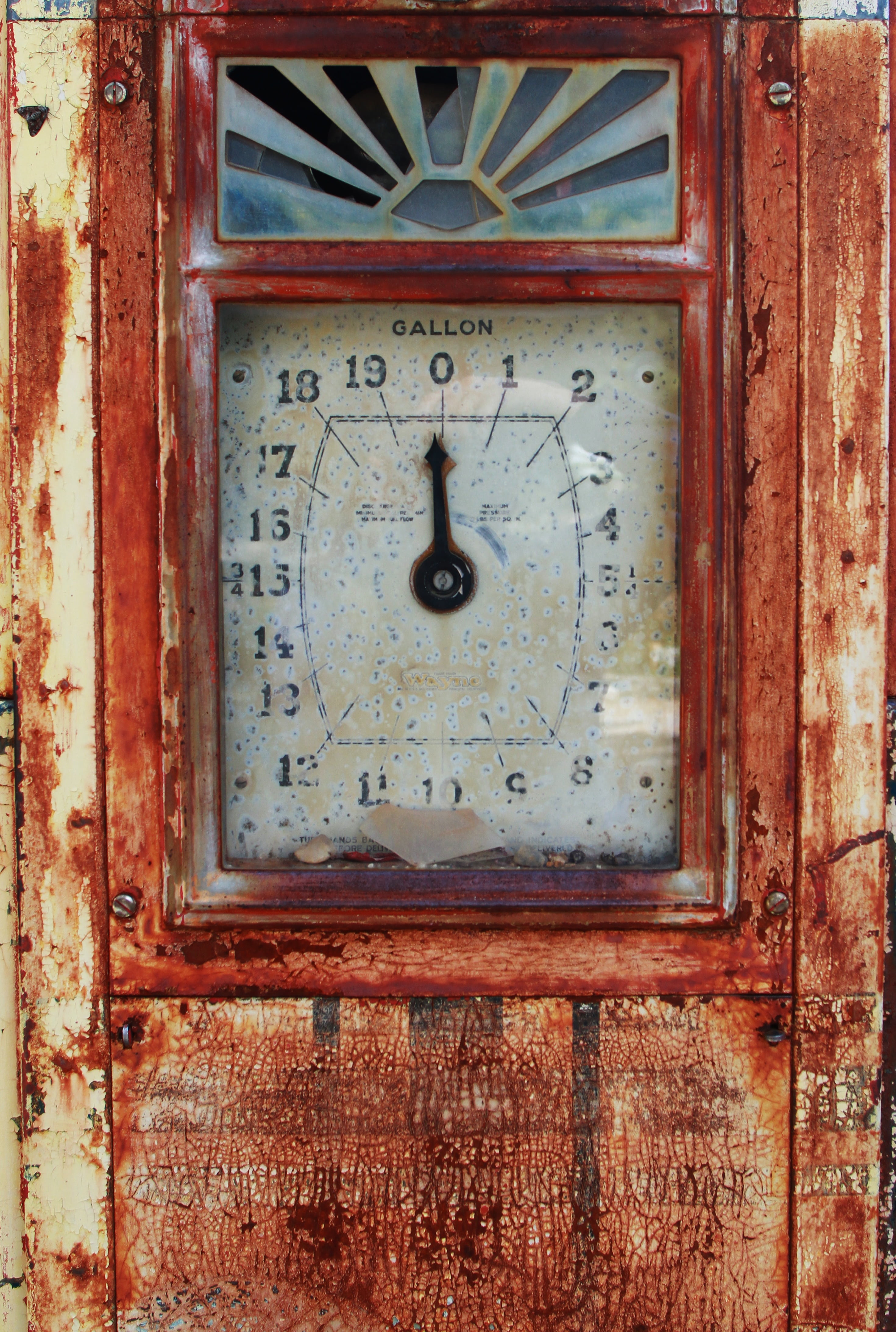weathered, time, clock face, wall - building feature, obsolete, old fuel pump, abandoned, rustic, wood - material, historic, gauge, door, old, day, dial, Phone HD Wallpaper