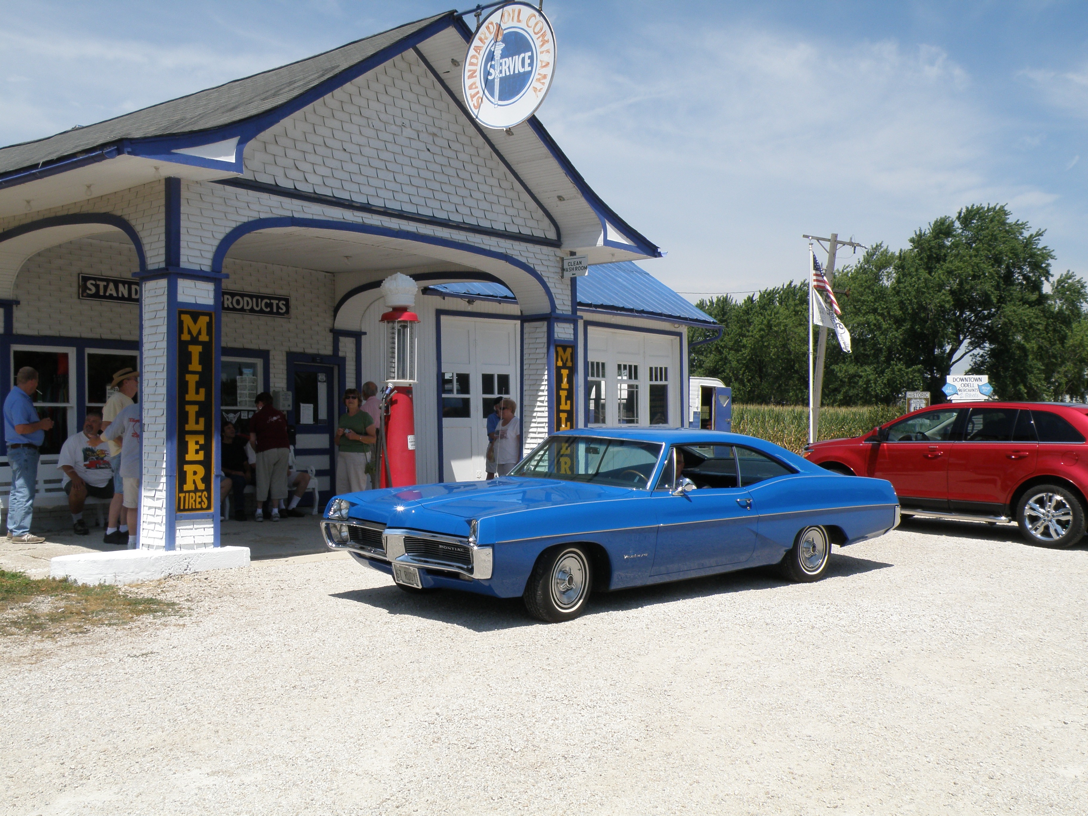 building, no people, chicago, outdoors, route 66, day, nature, vintage car, motor vehicle, luxury, land vehicle, blue, architecture, mode of transportation, HD Wallpaper