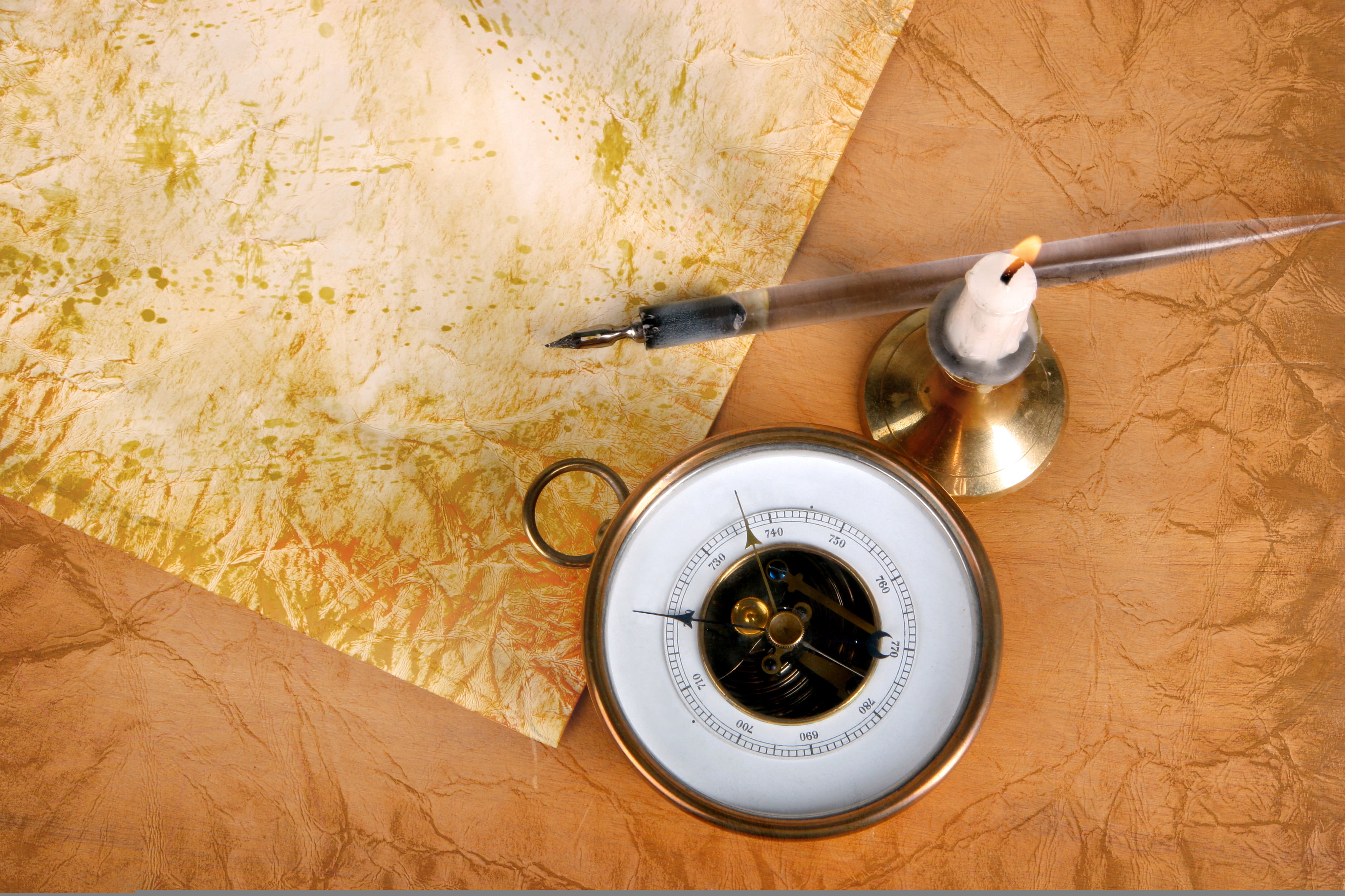old, antique, 2K, gold, compass, high angle view, accuracy, white, navigational compass, candle, kitchen utensil, handle, indoors, colored, table, round, HD Wallpaper
