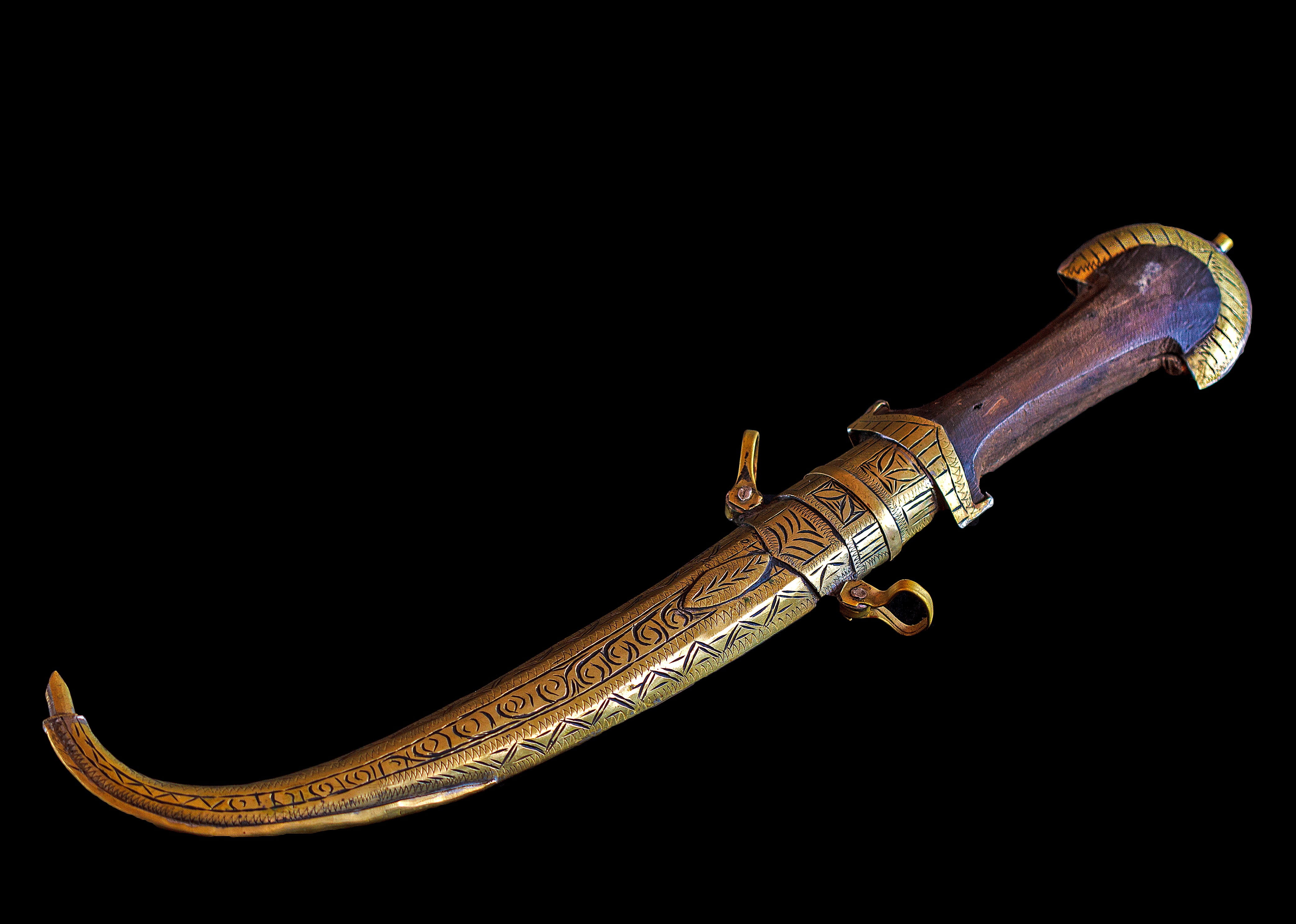 weapon, black, copy space, jambi, single object, metal, jambiya, craft, art and craft, brass, history, colored, animal themes, still life, indoors, animal, HD Wallpaper