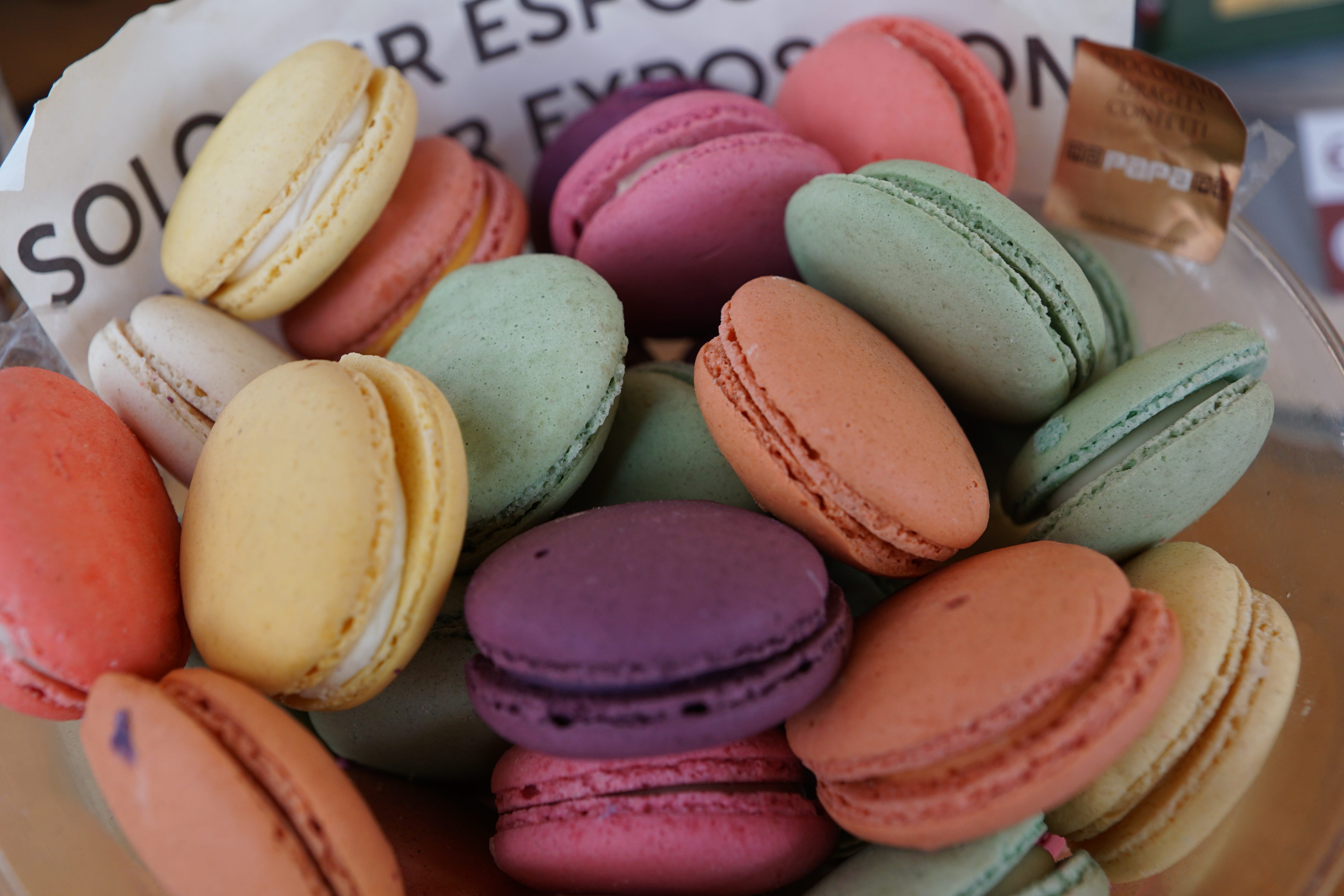 gratitude, indoors, dessert, colorful, food, purple, multi colored, variation, ready-to-eat, choice, party, top, indulgence, freshness, victims, sweet, HD Wallpaper