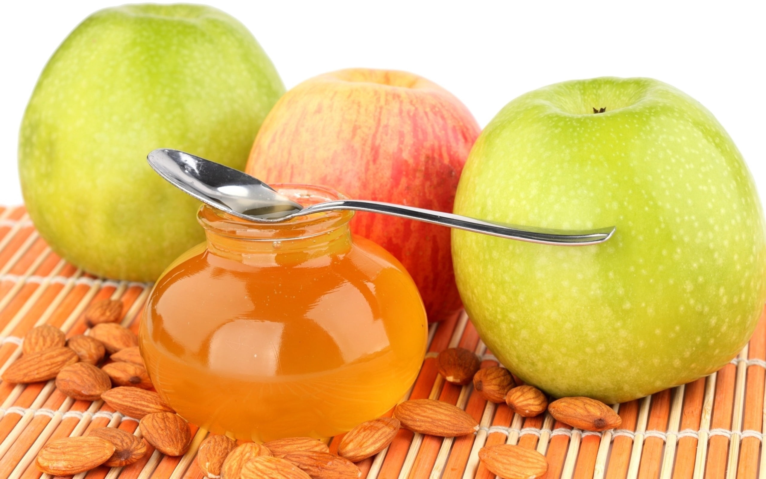 dessert, healthy Lifestyle, freshness, refreshment, apples, vegetarian Food, vitamin, close-up, isolated, food And Drink, breakfast, wellbeing, no people, HD Wallpaper