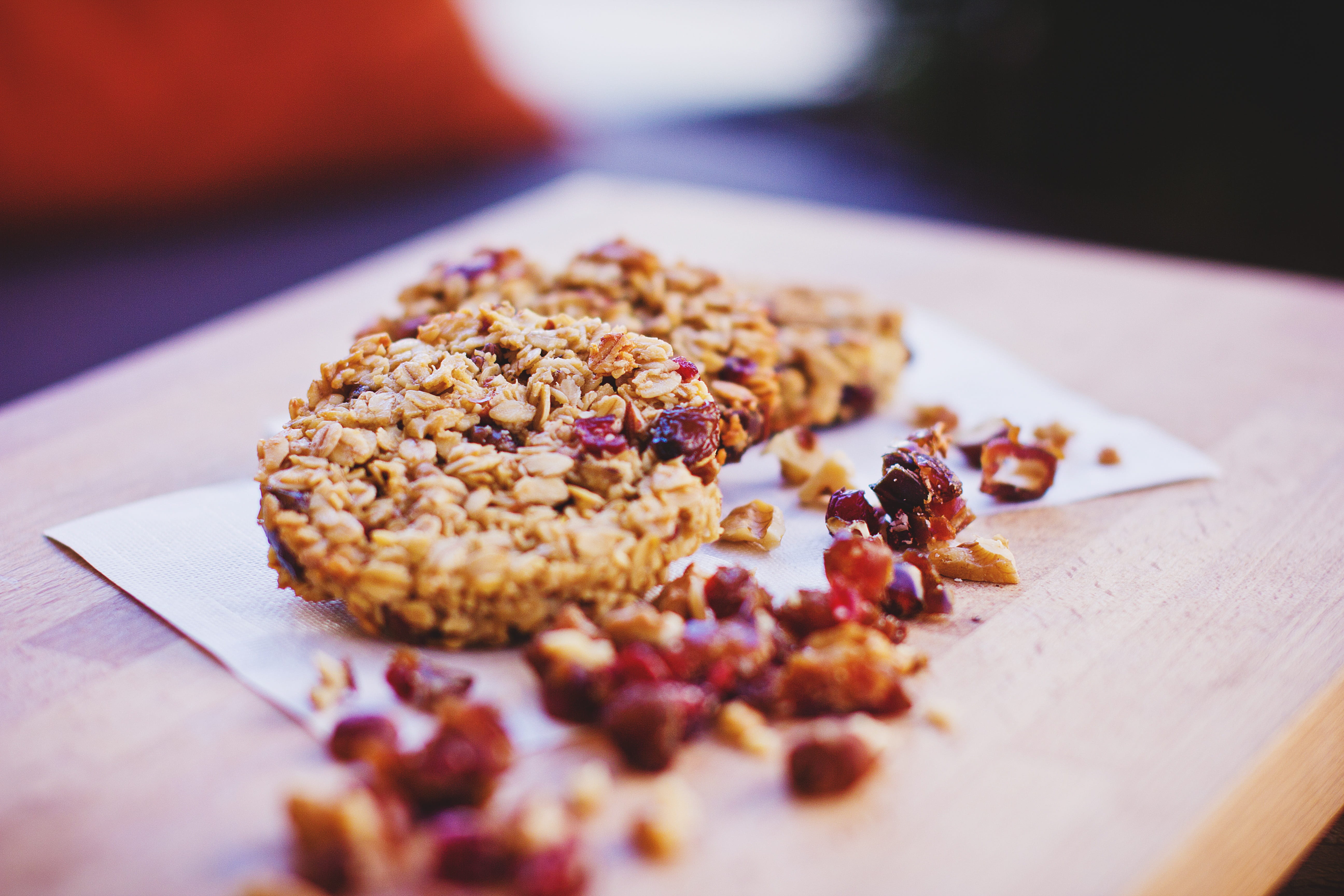 tray, nut, healthy eating, snack, fruit, cutting board, 5K, close-up, protein bar, drinks, pie, temptation, healthy, raspberries, no people, wellbeing, HD Wallpaper