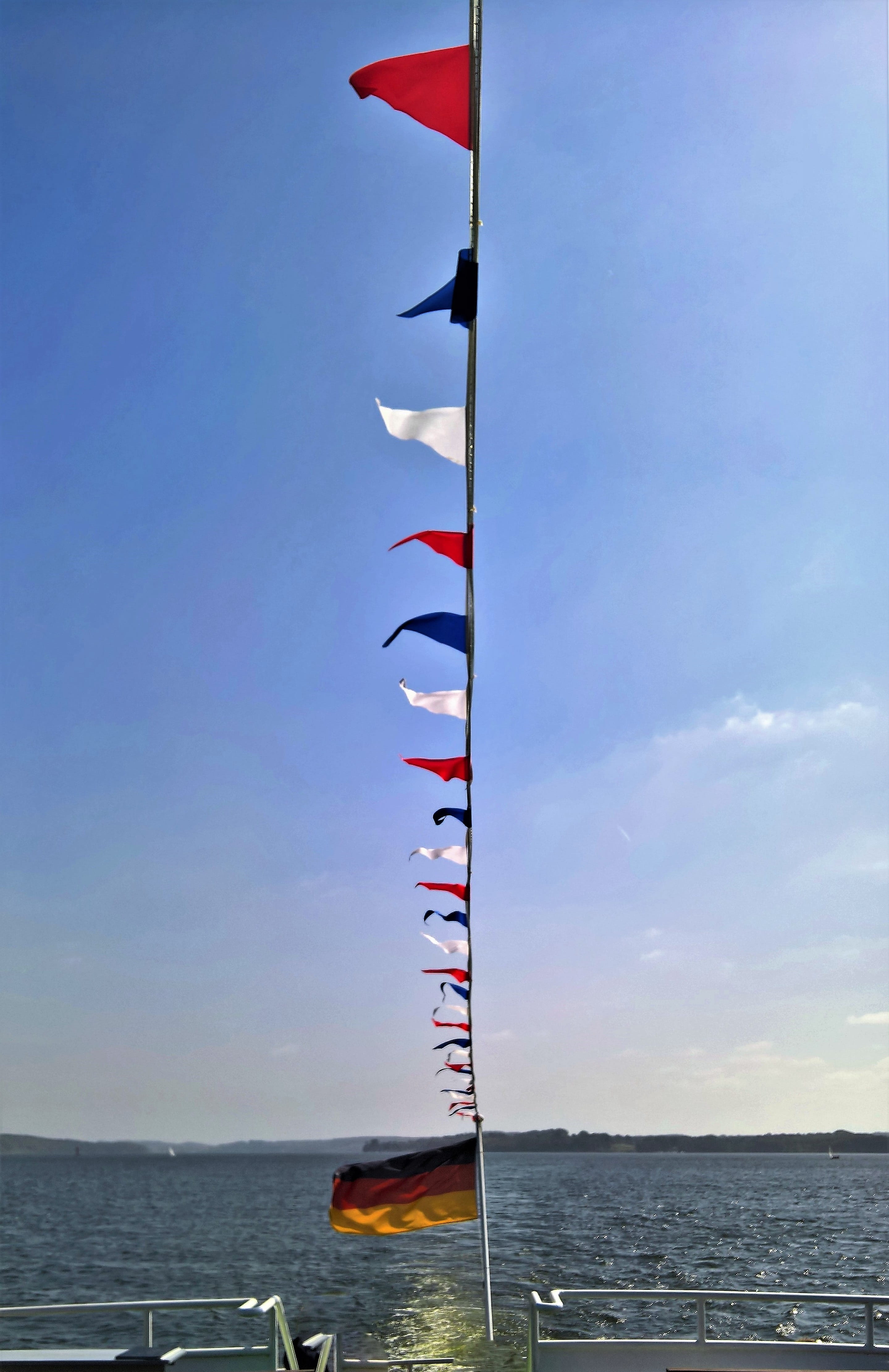 nature, sailboat, tranquil scene, 4K, outdoors, sky, ratzeburger lake, beauty in nature, more, flag, wind, no people, flags, pennant, pole, schleswig-holstein colors, Phone HD Wallpaper