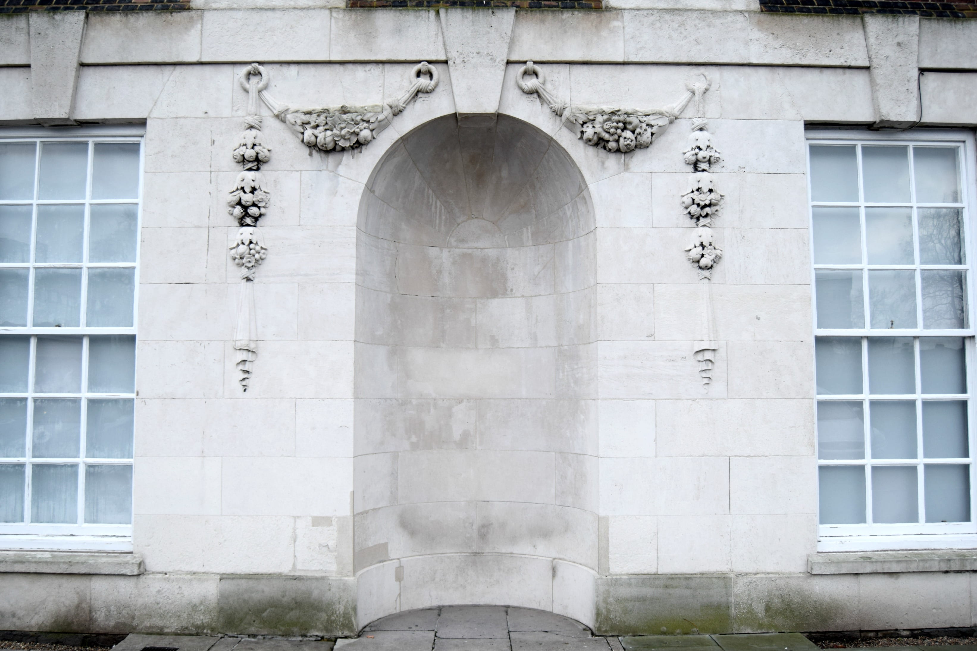 white, goldsmiths, history, outdoors, london, 2K, building, design, built structure, arched, ornate, wall - building feature, city, wall, architecture, HD Wallpaper