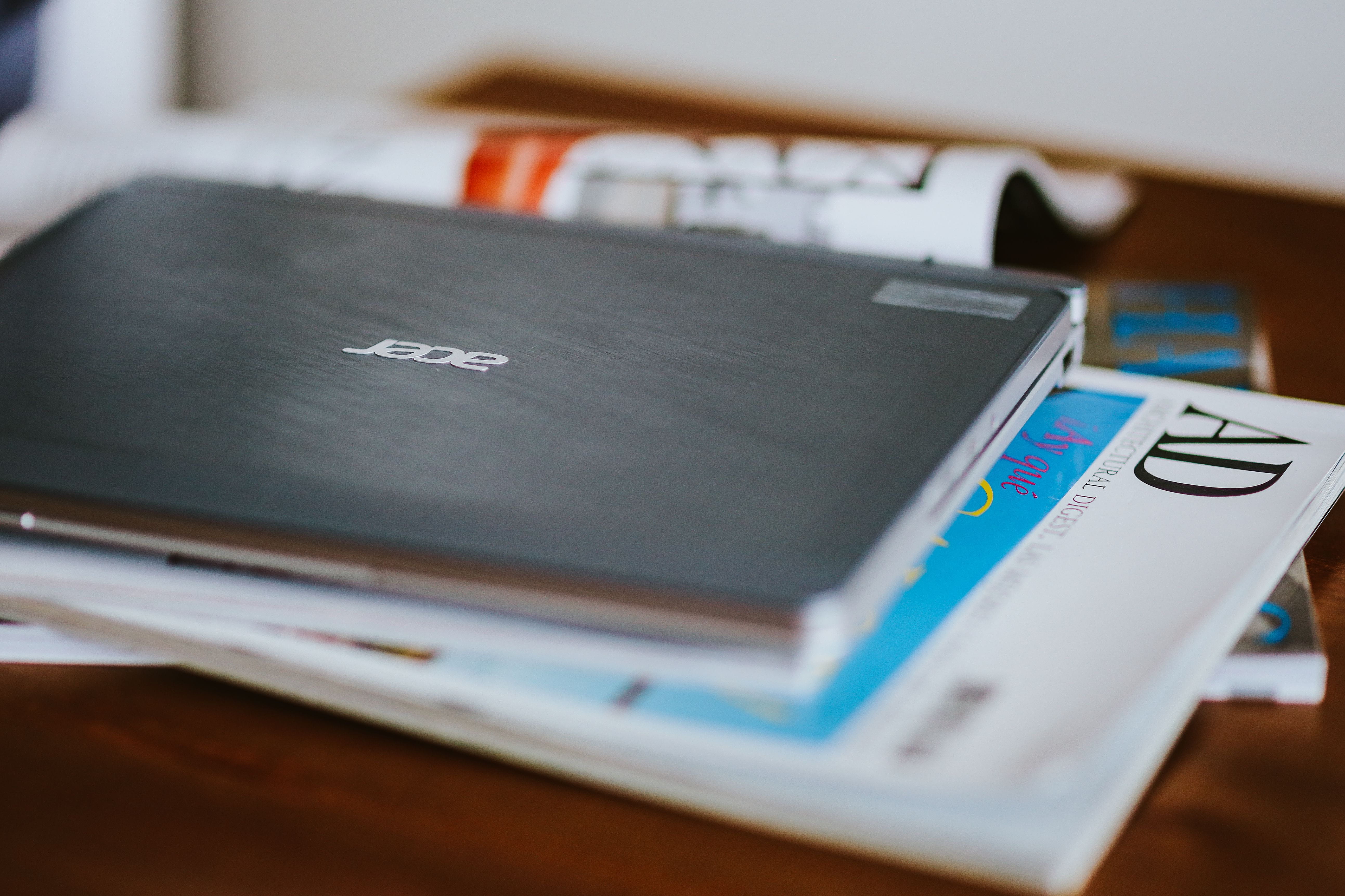 cup, notebook, still life, indoors, smartphone, note pad, figurine, magazines, wireless technology, mug, cups, desk, selective focus, buddha, Laptop, personal organizer, HD Wallpaper