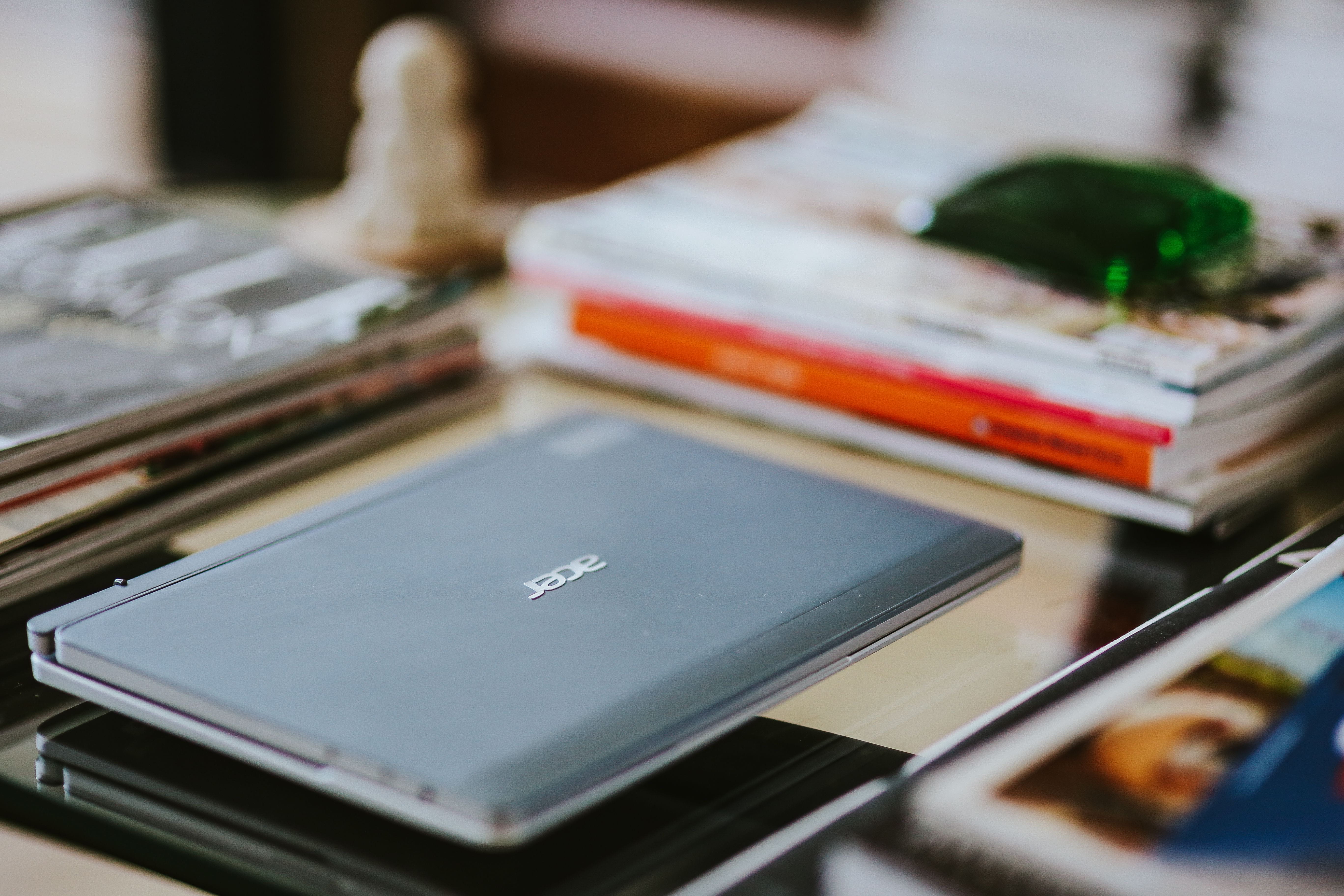 connection, cups, magazines, cups of coffee, art and craft, focus on foreground, no people, coffee, mobile phone, consumerism, arts culture and entertainment, HD Wallpaper