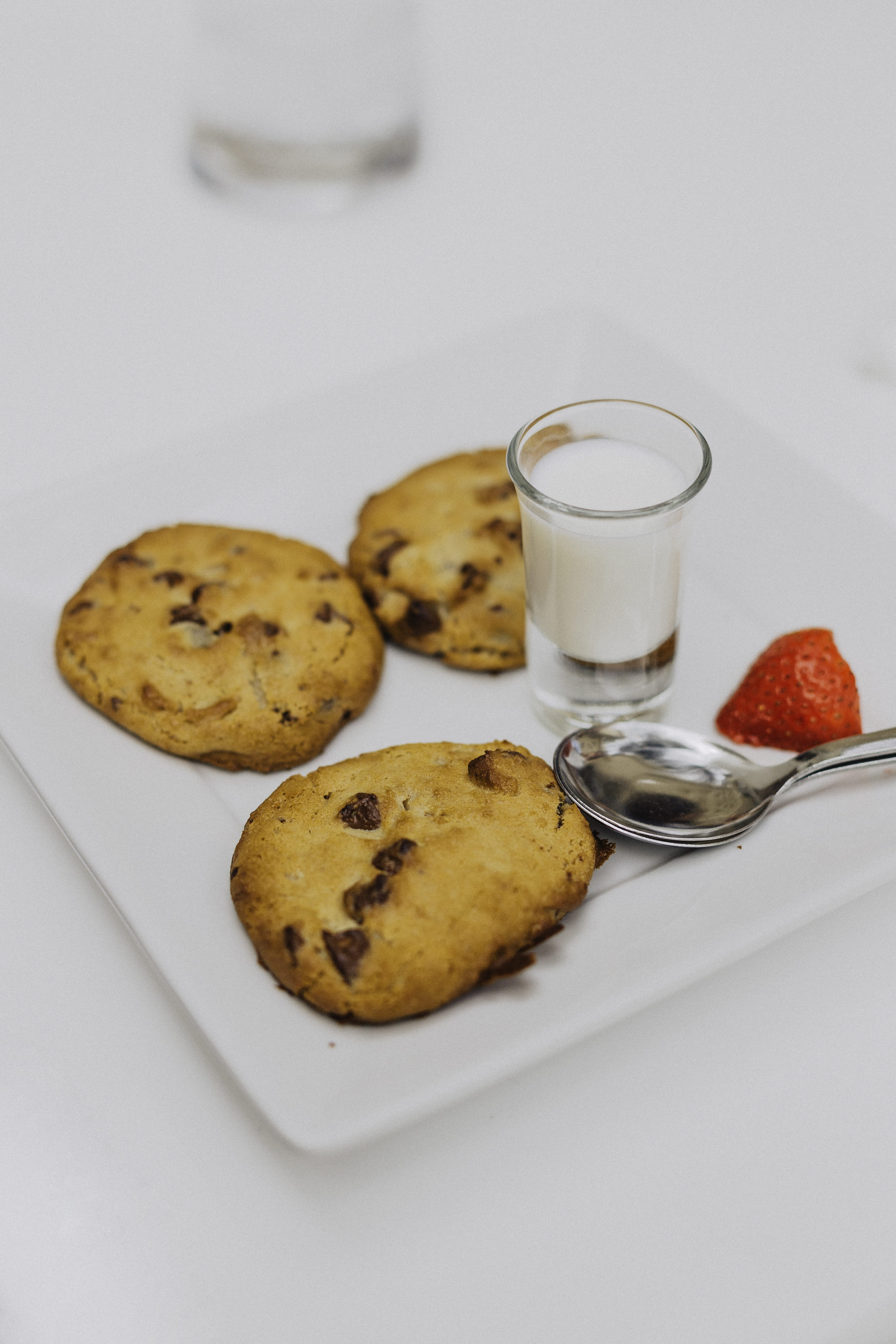 temptation, food, household equipment, muffin, cookies, milk, freshness, baked, snack, indulgence, cake, cookie, sweet, refreshment, ready-to-eat, indoors, Phone HD Wallpaper