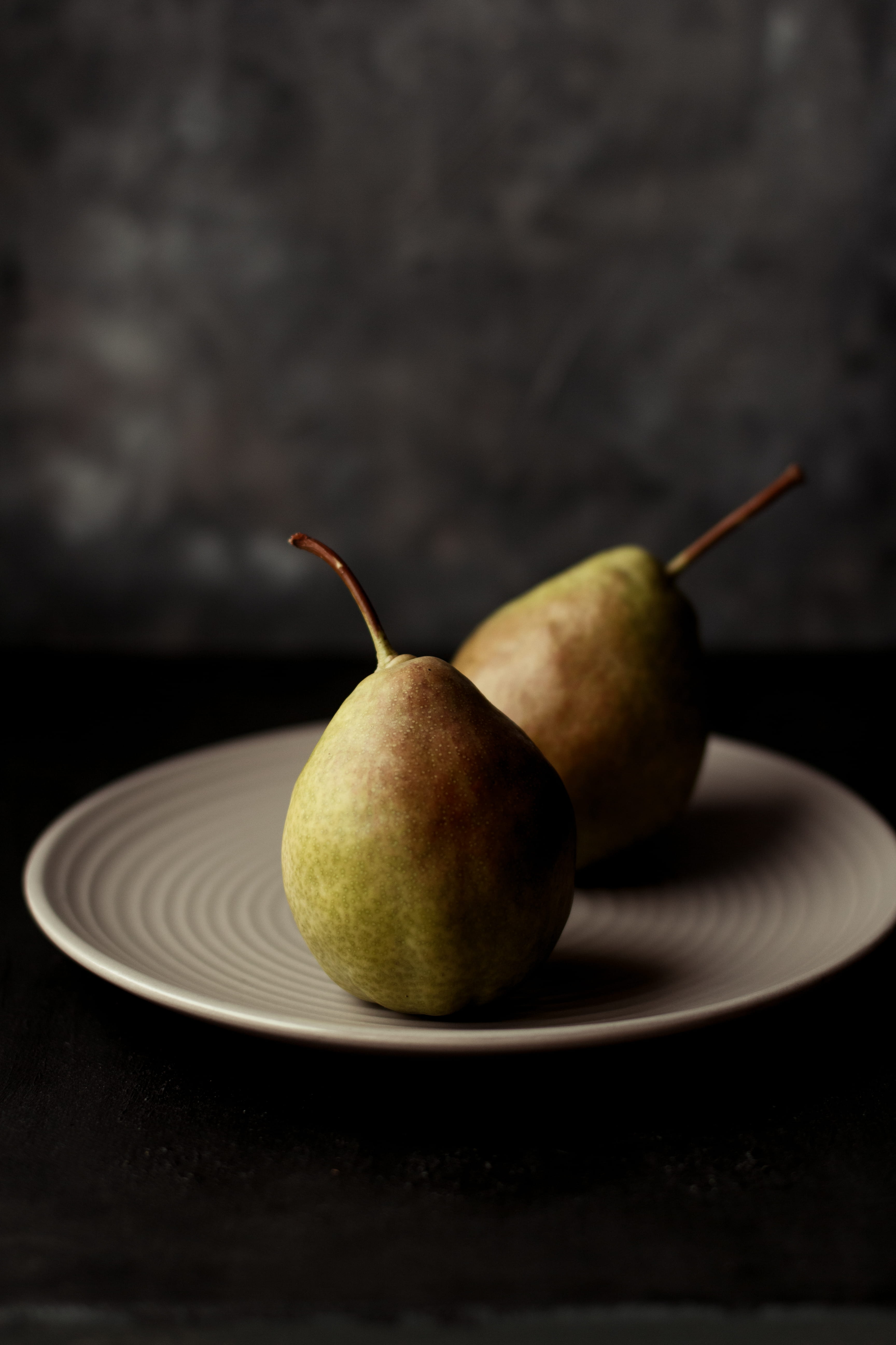 oval, three objects, no people, pear, two, 5K, healthy eating, still life, food and drink, ceramic, studio shot, freshness, food photography, focus on foreground, Phone HD Wallpaper