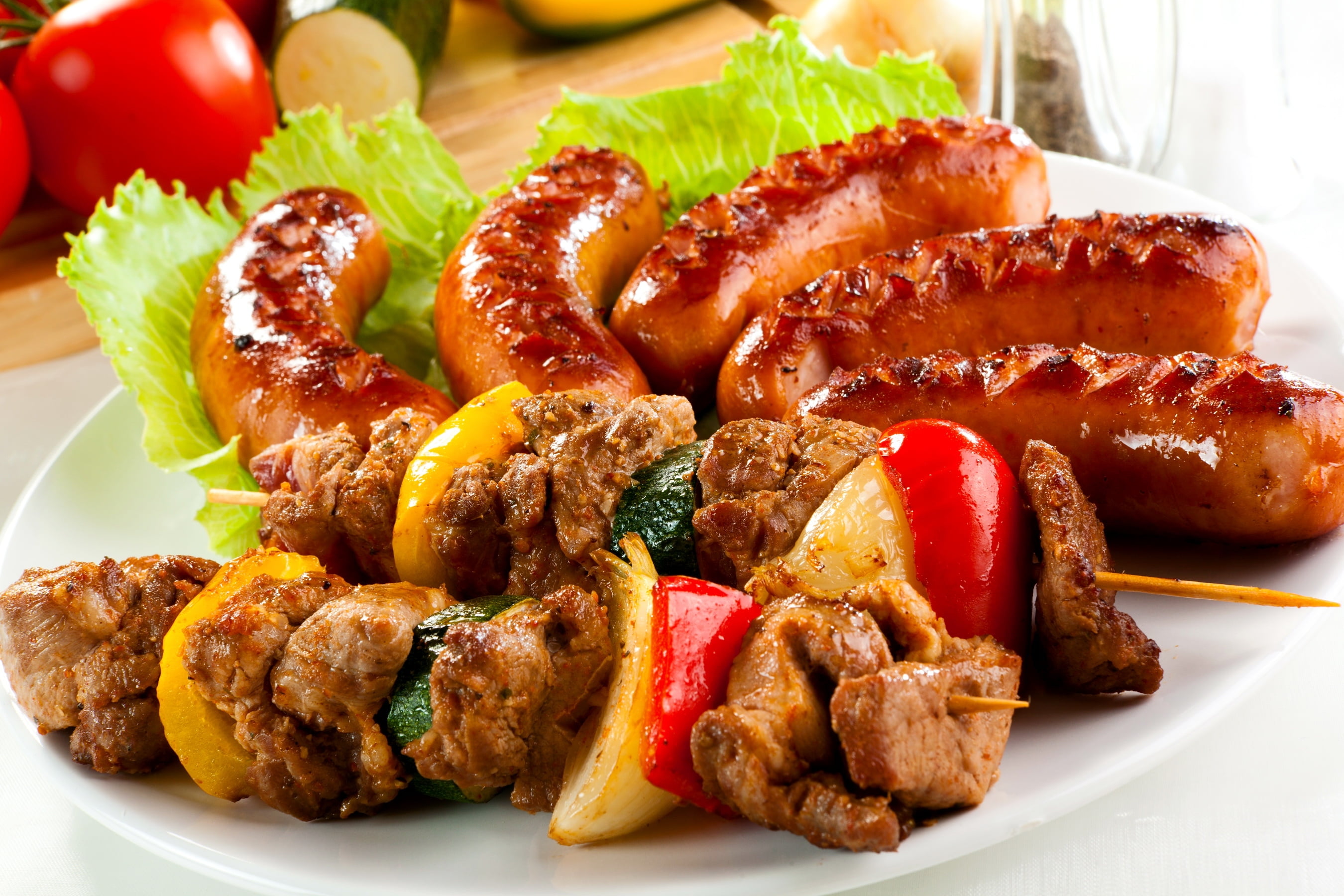 indoors, skewer, cooked, kebab, meat, dinner, sausage, wellbeing, kebabs, salad, healthy eating, close-up, barbecue Grill, table, sausages, onion, lunch, HD Wallpaper