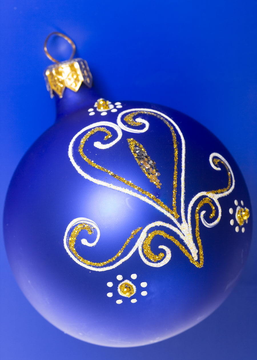 still life, merry, xmas, nature, 2013, jewelry, wealth, closeup, high angle view, single object, bauble, celebration, no people, precious gem, object, luxury, Phone HD Wallpaper