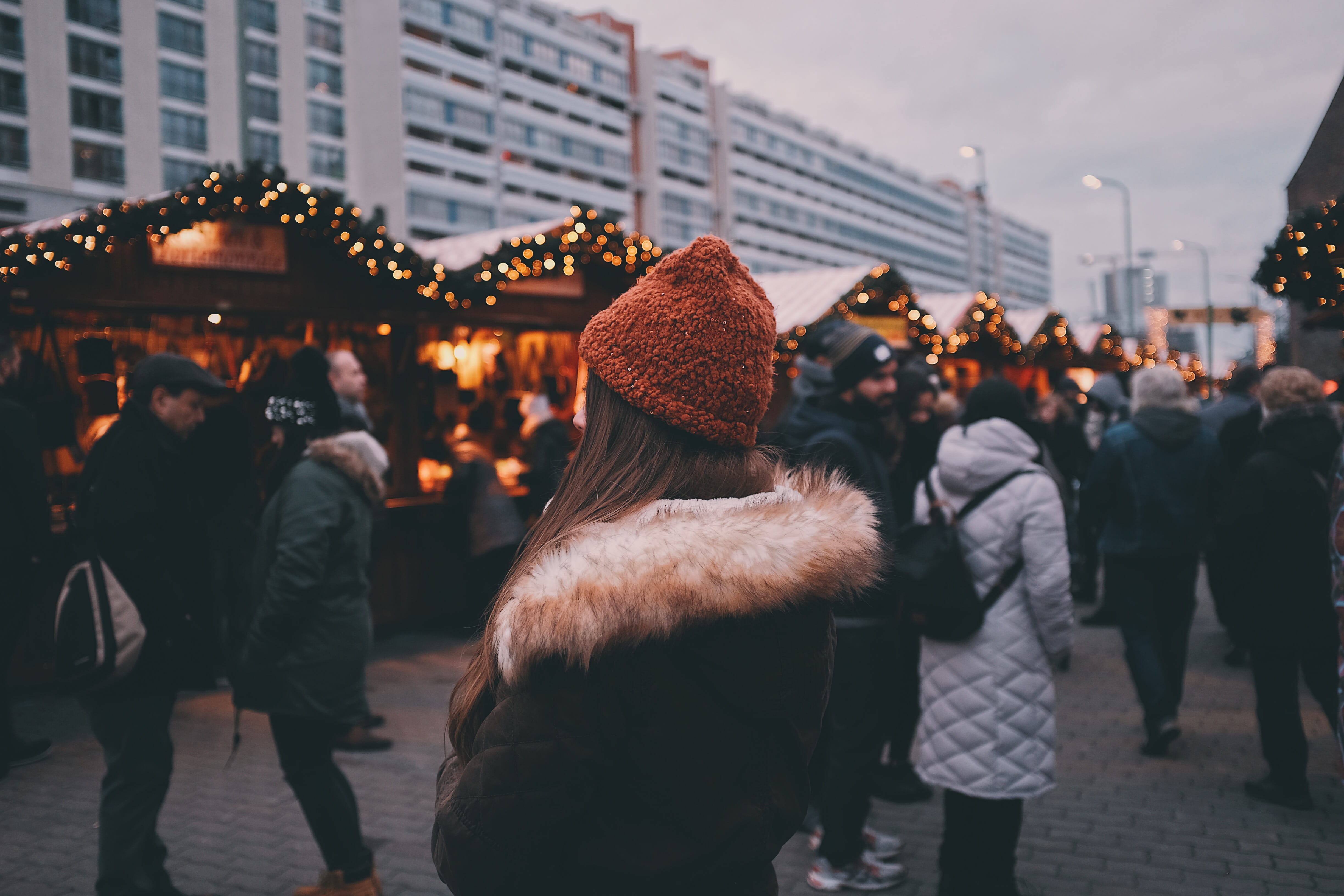 building exterior, group of people, lifestyles, 4K, city life, daytime, real people, incidental people, warm clothing, berlin, walking, focus on foreground, HD Wallpaper