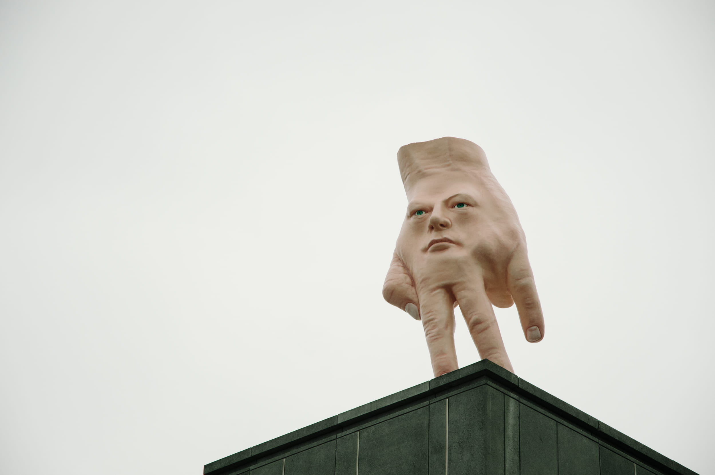 day, face, statue, sculpture, architecture, representation, weird, 1080P, clear sky, museum, human representation, low angle view, creativity, built structure, HD Wallpaper