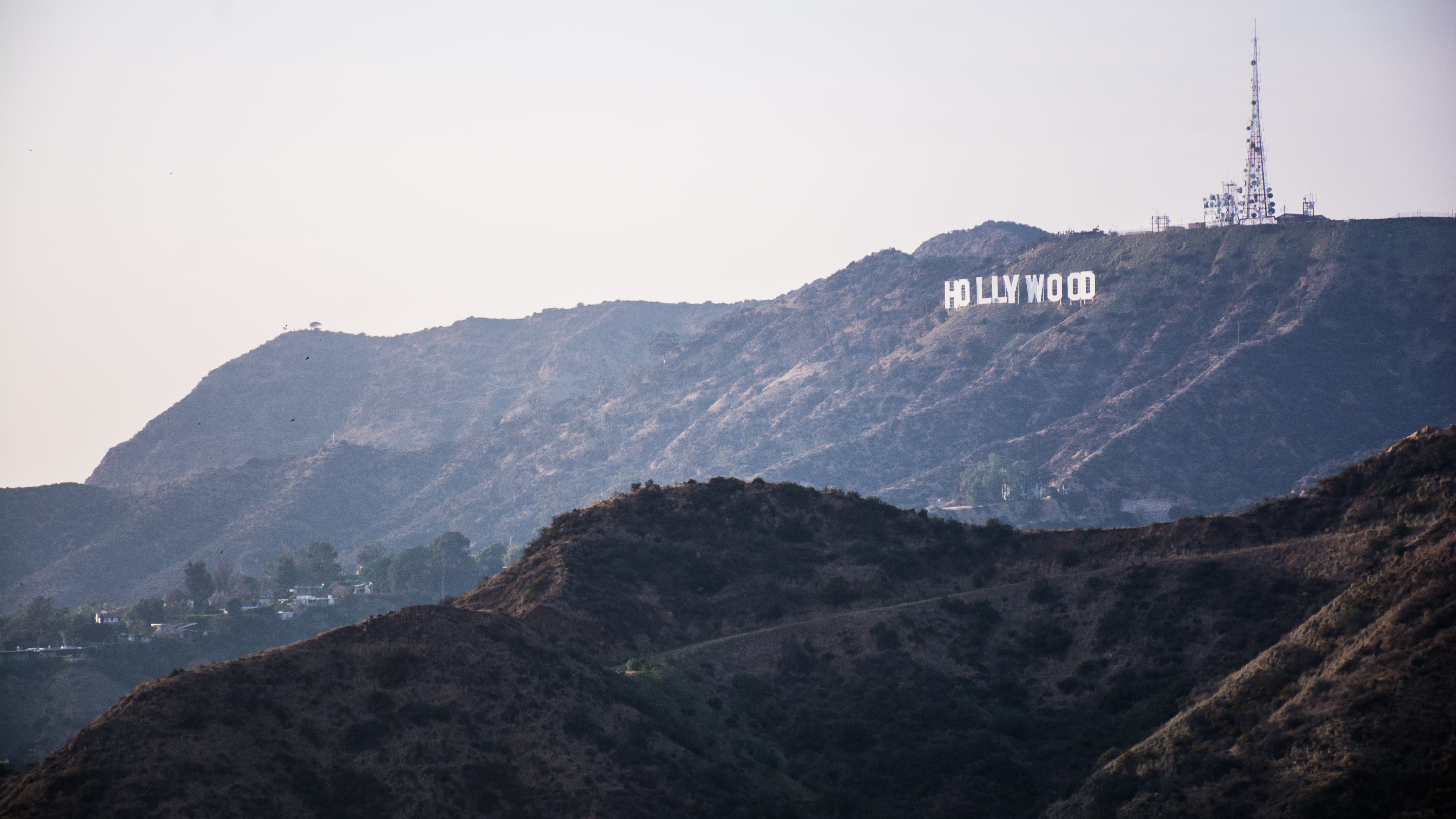 building exterior, beauty in nature, la, architecture, outdoors, mountain, hollywood sign, communication, environment, vista, hollywood, travel, views, HD Wallpaper