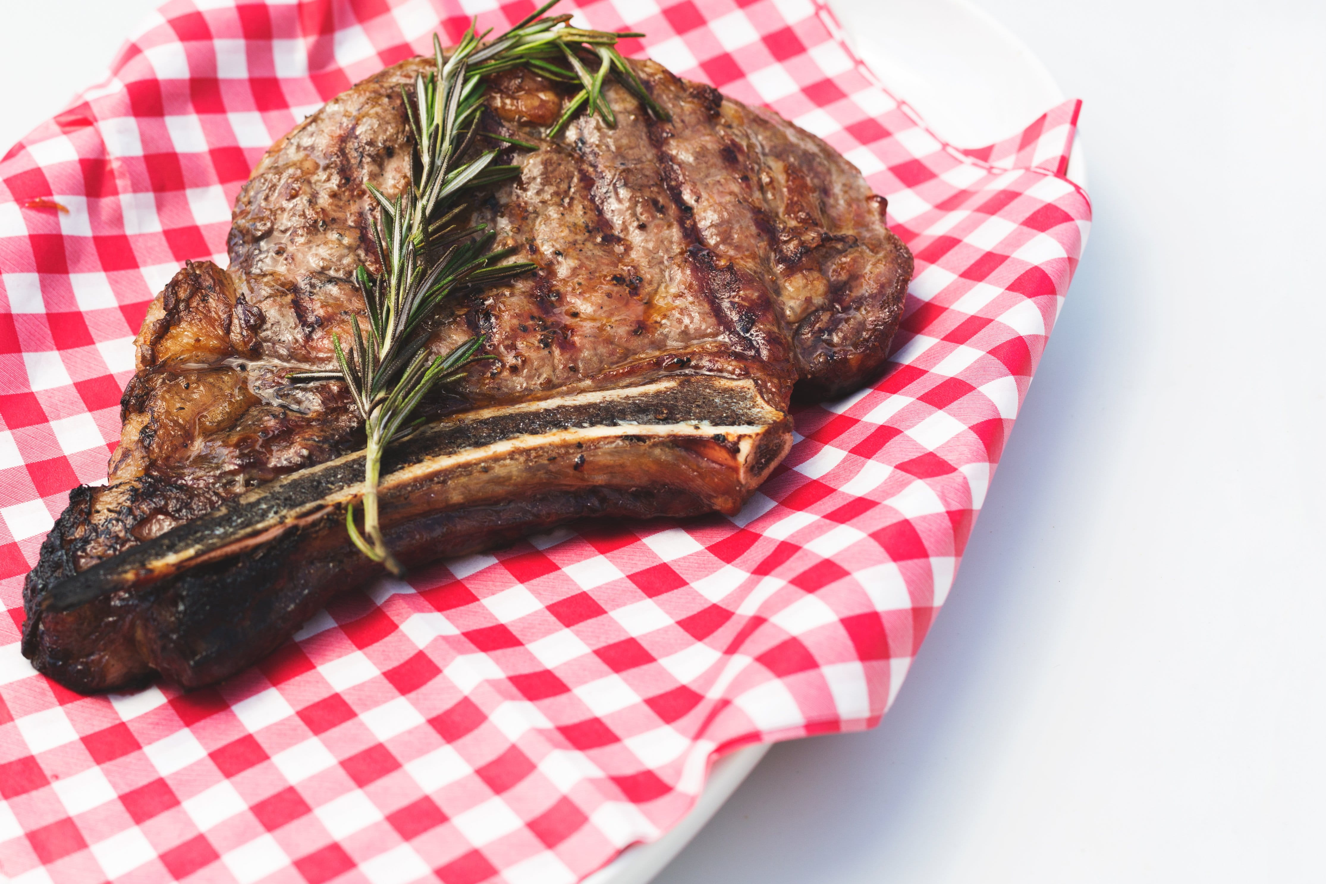red, grilled, meat, no people, wellbeing, healthy eating, close-up, studio shot, french food, broiled, Food, roasted, freshness, tablecloth, napkin, vegetable, HD Wallpaper