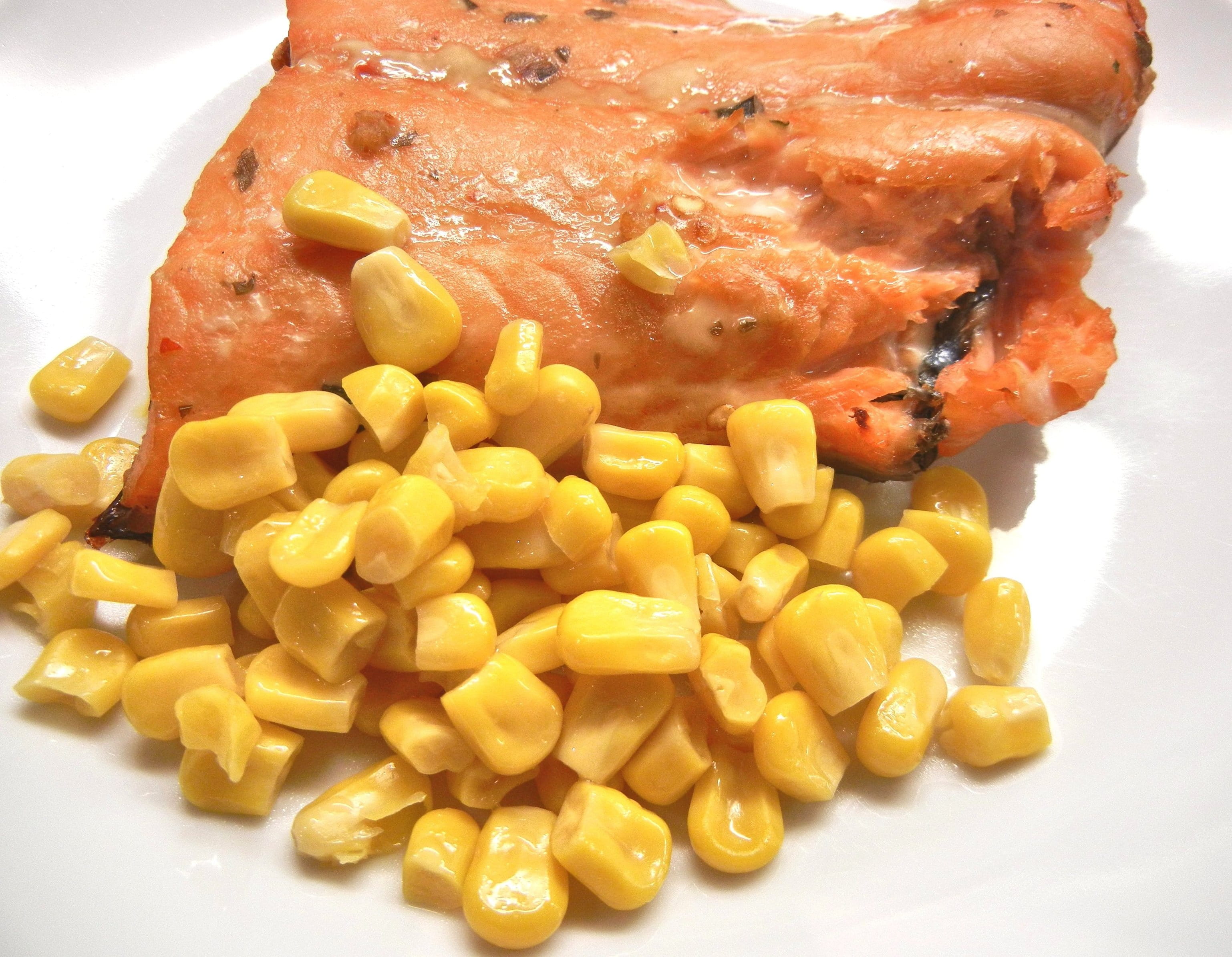 serving size, broiled, food, snack, sweetcorn, sweet corn, crockery, indoors, high angle view, vegetable, wellbeing, no people, wild salmon, sauce, food and drink, HD Wallpaper