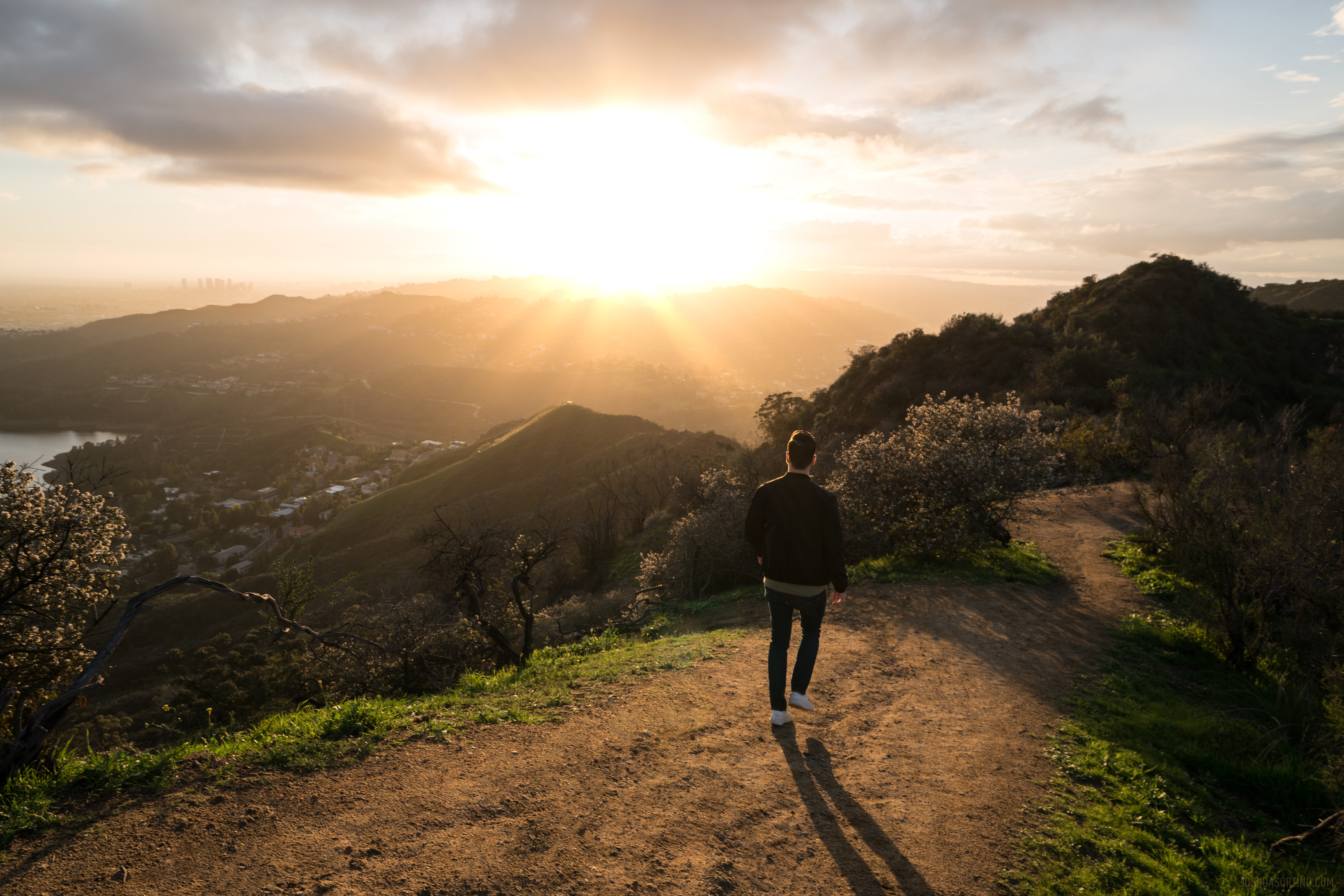lifestyles, scenics - nature, non-urban scene, hollywood, clouds, full length, sun, tranquil scene, real people, united states, leisure activity, HD Wallpaper