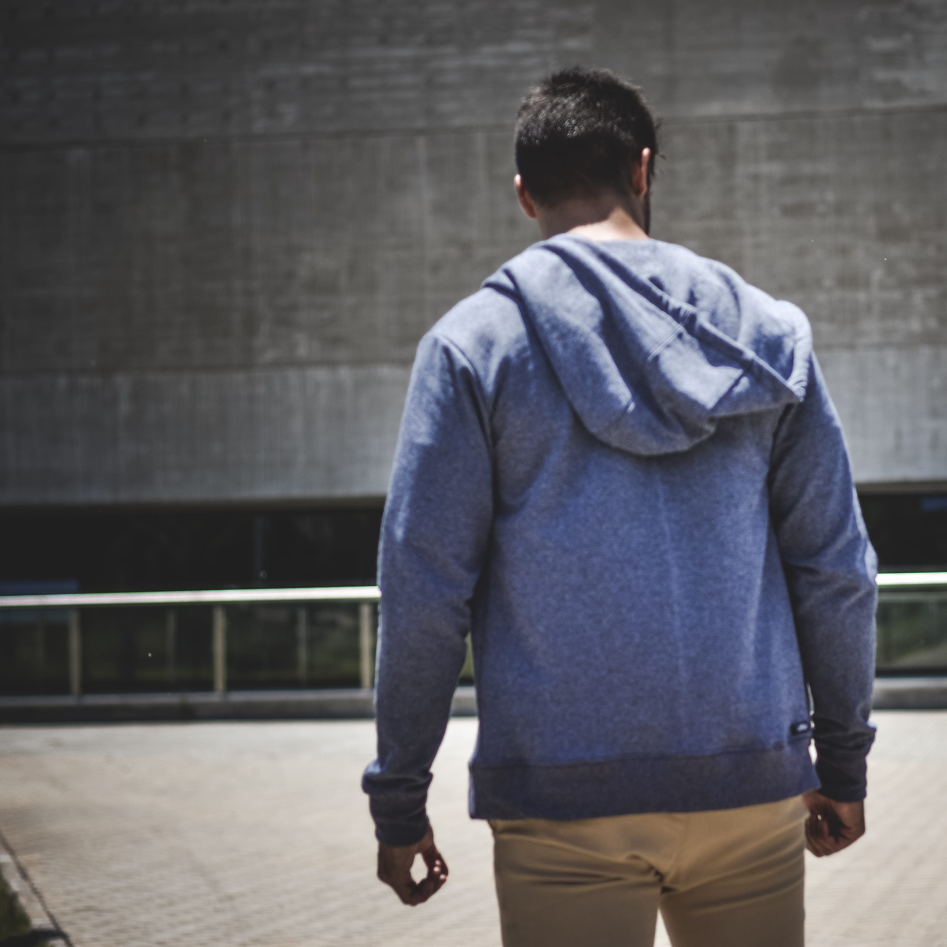 city, wall - building feature, day, rosario, hoddies, argentina, urban, standing, one person, leisure activity, clothing, outdoors, man, street, lifestyles, Phone HD Wallpaper