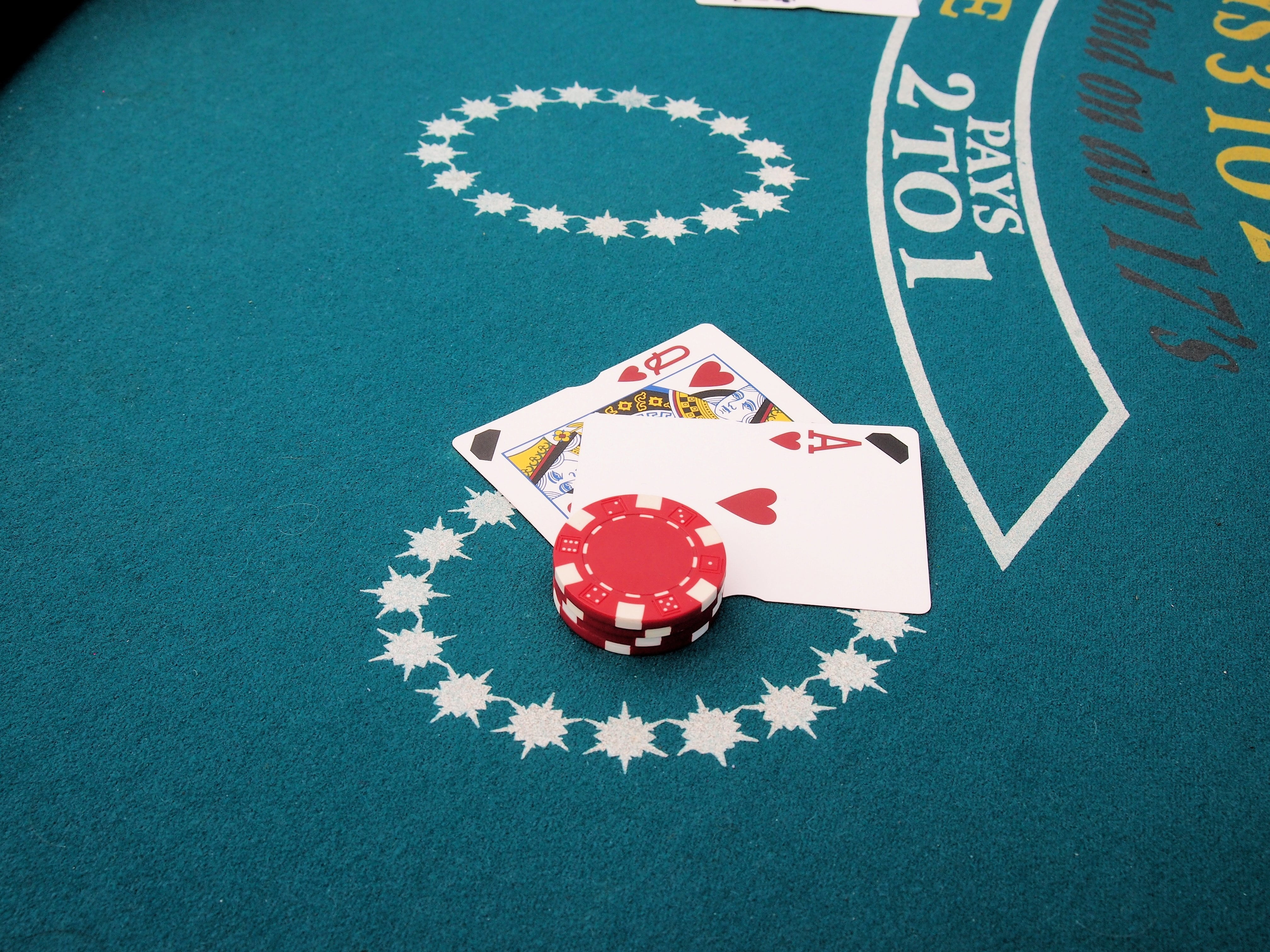 still life, red, leisure games, text, casino, arts culture and entertainment, no people, indoors, number, gambling, table, art and craft, opportunity, nature, HD Wallpaper