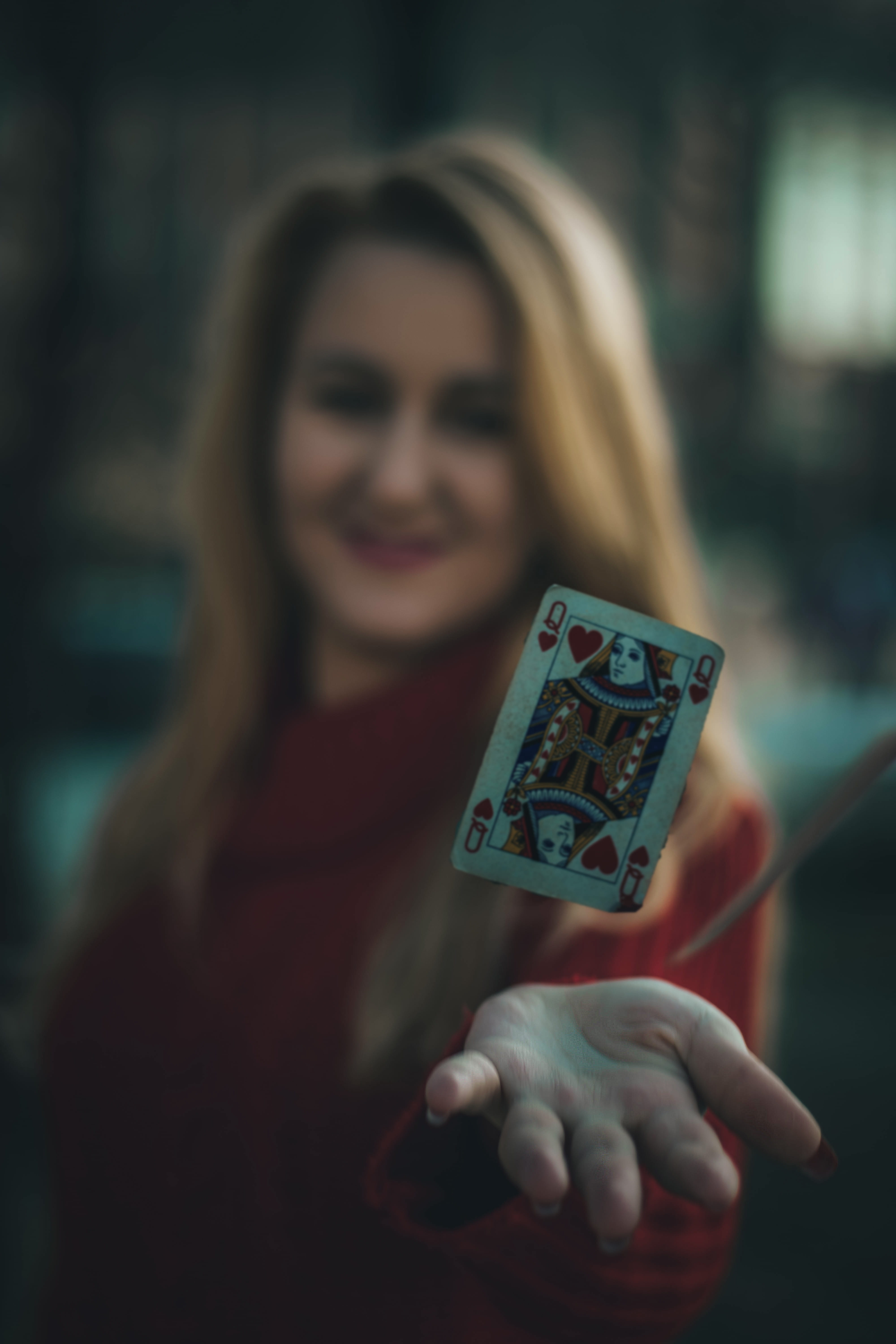 smiling, catching, teenager, portrait, focus on foreground, front view, lifestyles, showing, leisure activity, playing, lapse, floating, finger, card, photo, Phone HD Wallpaper